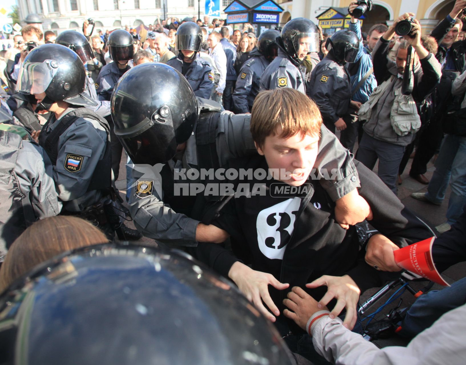 марш несогласных спб гостинный двор 31.09.2010