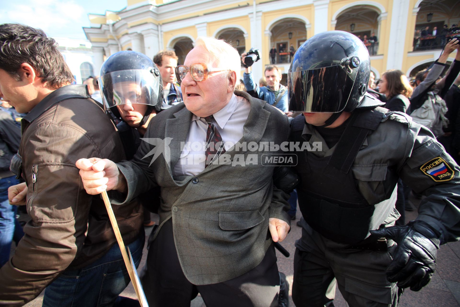 марш несогласных спб гостинный двор 31.09.2010