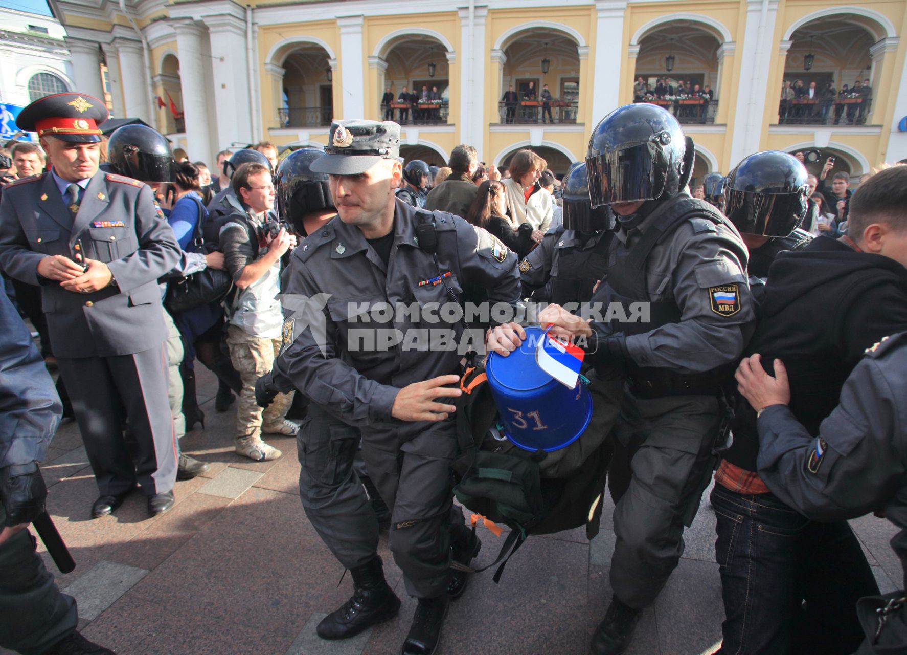 марш несогласных спб гостинный двор 31.09.2010