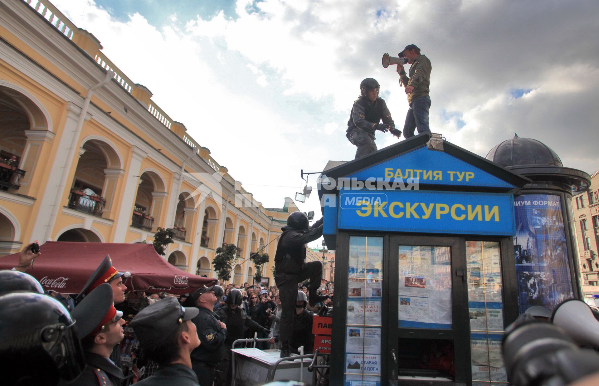 марш несогласных спб гостинный двор 31.09.2010