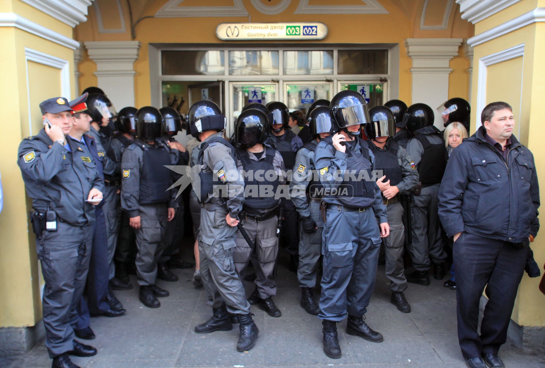 марш несогласных спб гостинный двор 31.09.2010