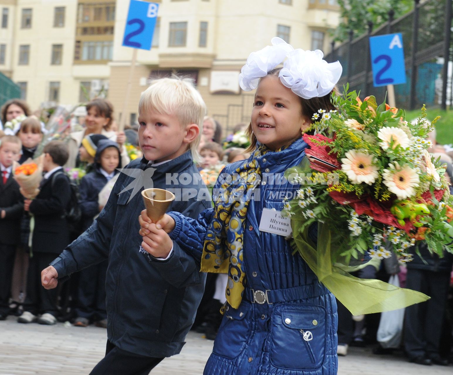 1 сентября 2010 года. День знаний. Первоклассники. Школа. Образование. 1 класс. Первоклассник. Учеба. Ученик. Праздник.