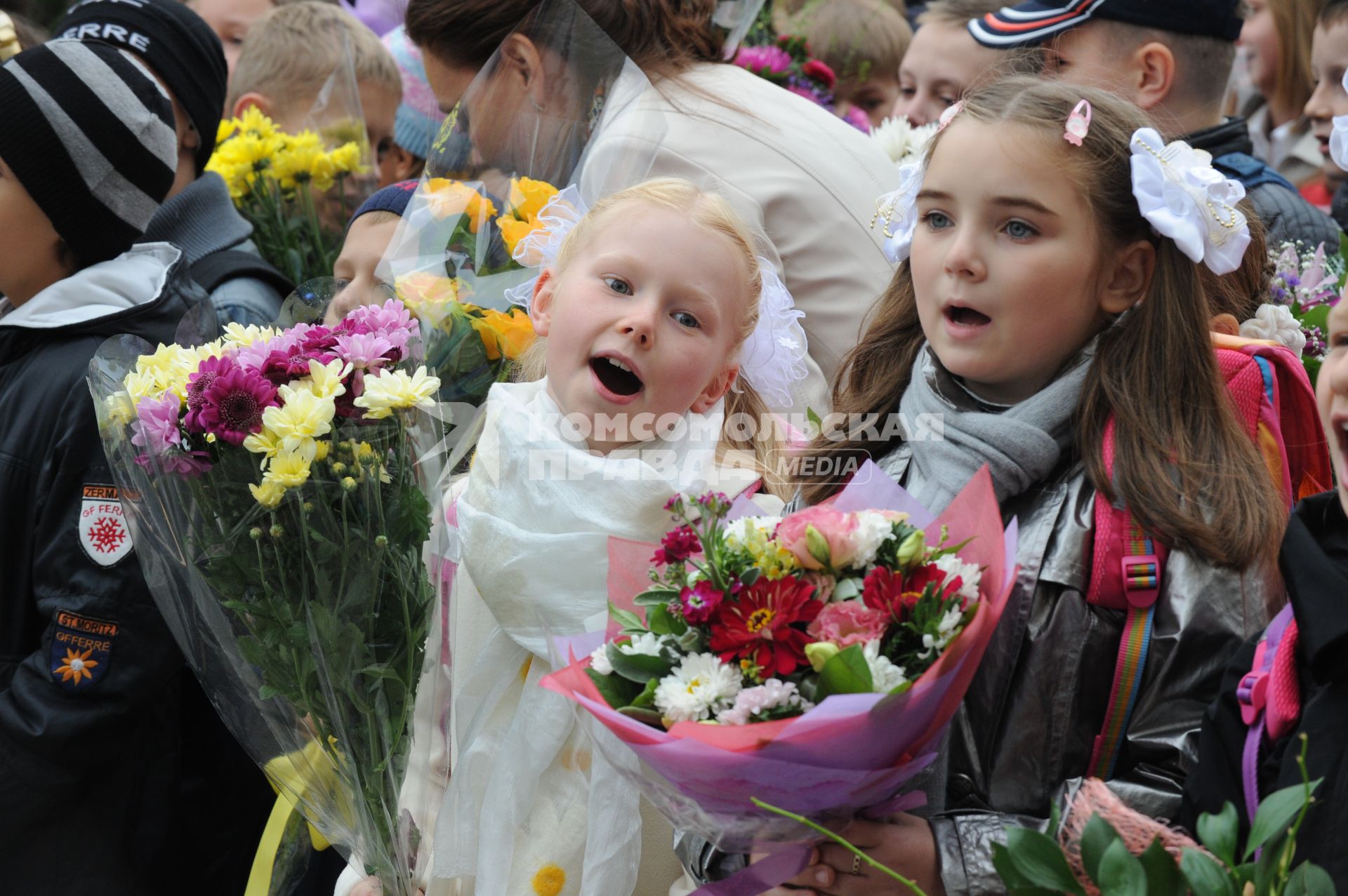 1 сентября 2010 года. День знаний. Первоклассники. Школа. Образование. 1 класс. Первоклассник. Учеба. Ученик. Праздник.