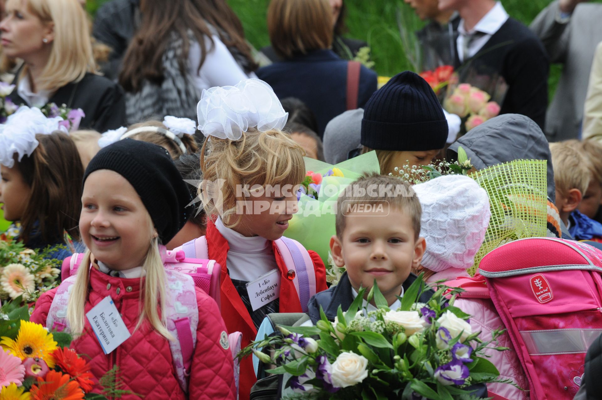 01SEP101 сентября 2010 года. День знаний. На снимке: Дочь Елены Воробей Соня в в первом классе. Школа. Образование. 1 класс. Первоклассник. Учеба. Ученик. Праздник.