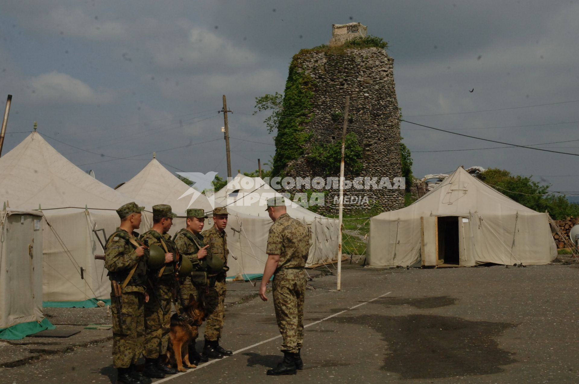 Группировка российских войск в Абхазии, август 2010 года. Граница. Пограничник. Армия. База. Укрепления. Наблюдательная вышка. Наряд.