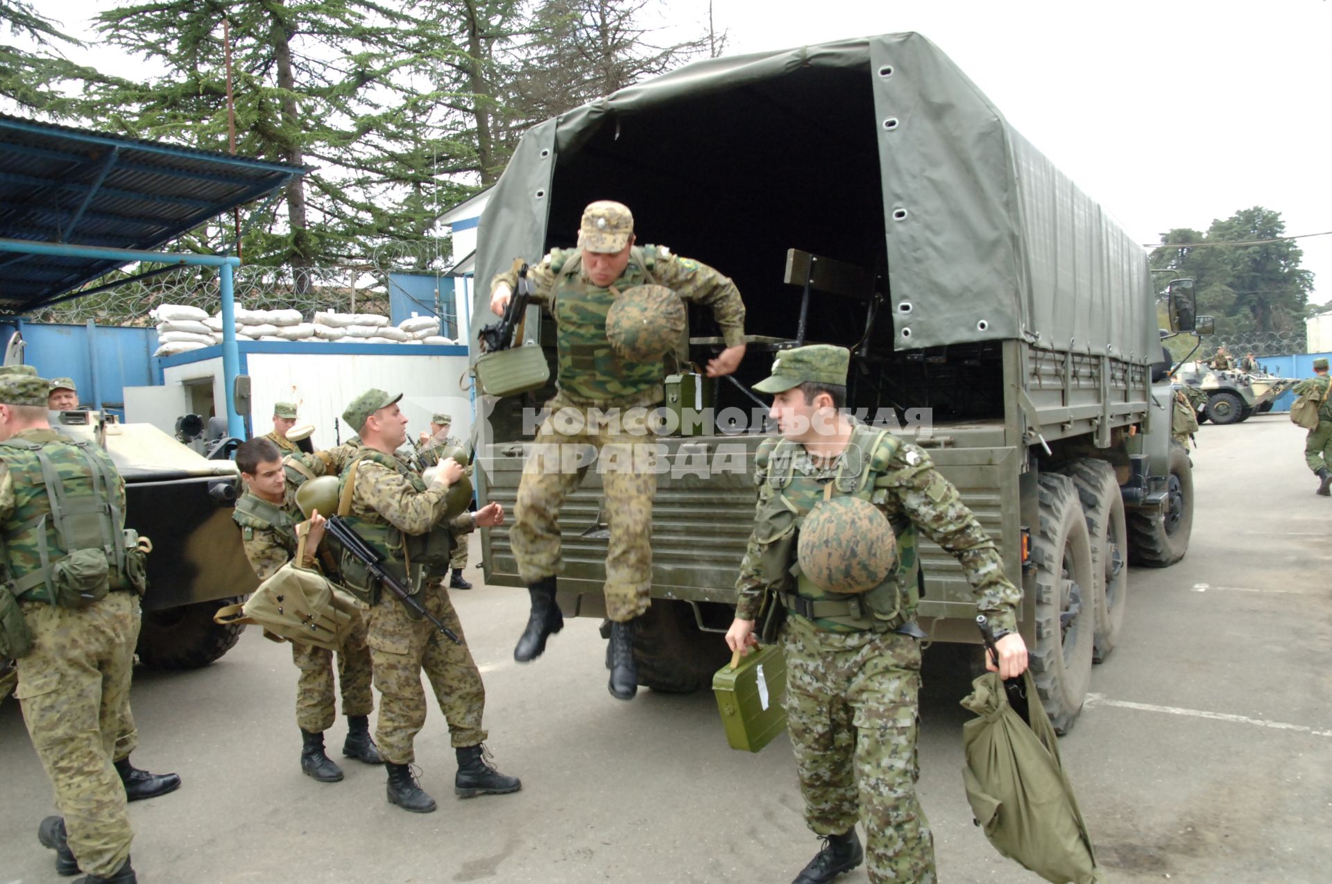 Группировка российских войск в Абхазии, август 2010 года. Граница. Пограничник. Армия.