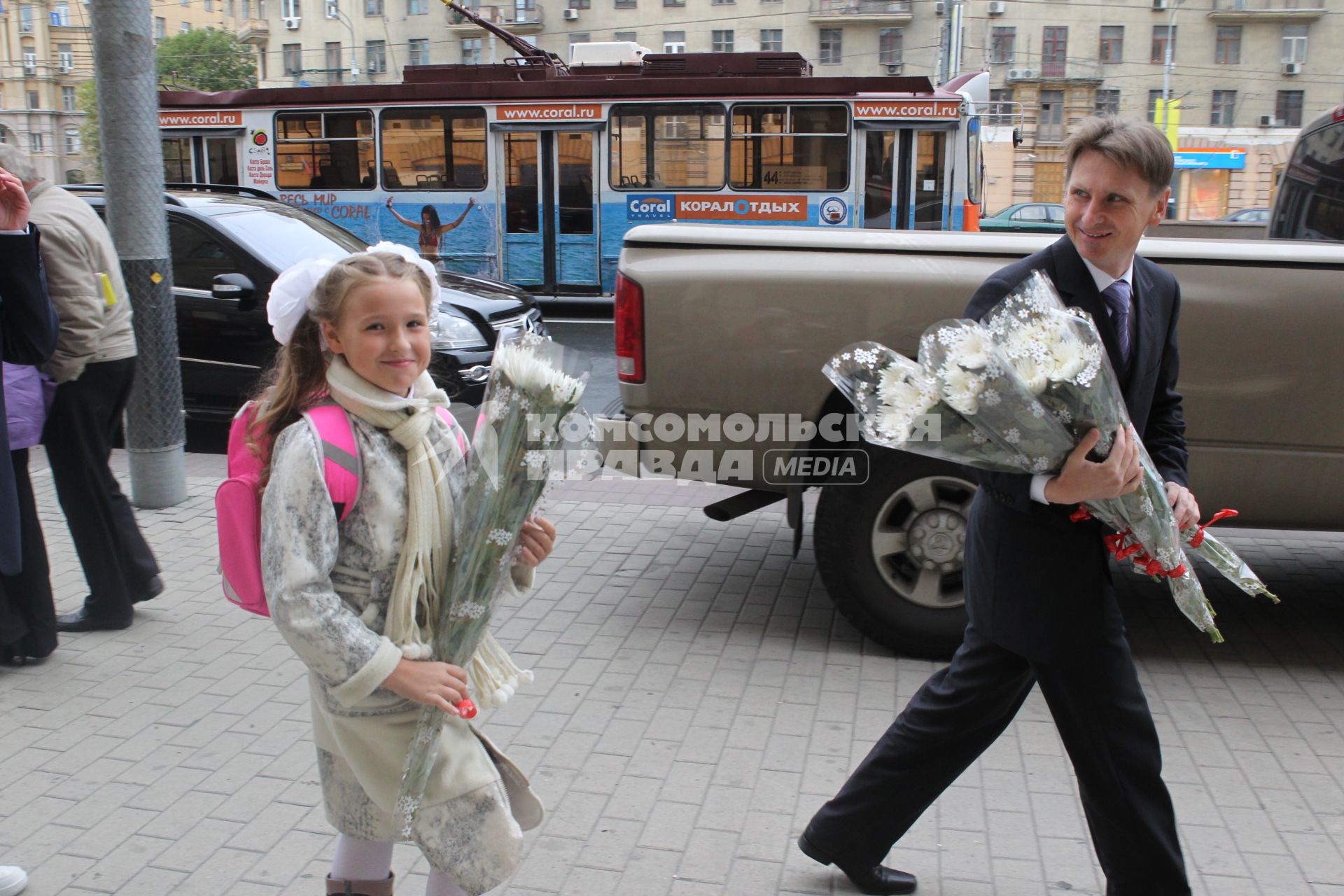 1 сентября в школе, Москва, 1 сентября 2010 года. Школа. Образование. Школьник. Ученик. Дети. Родители.