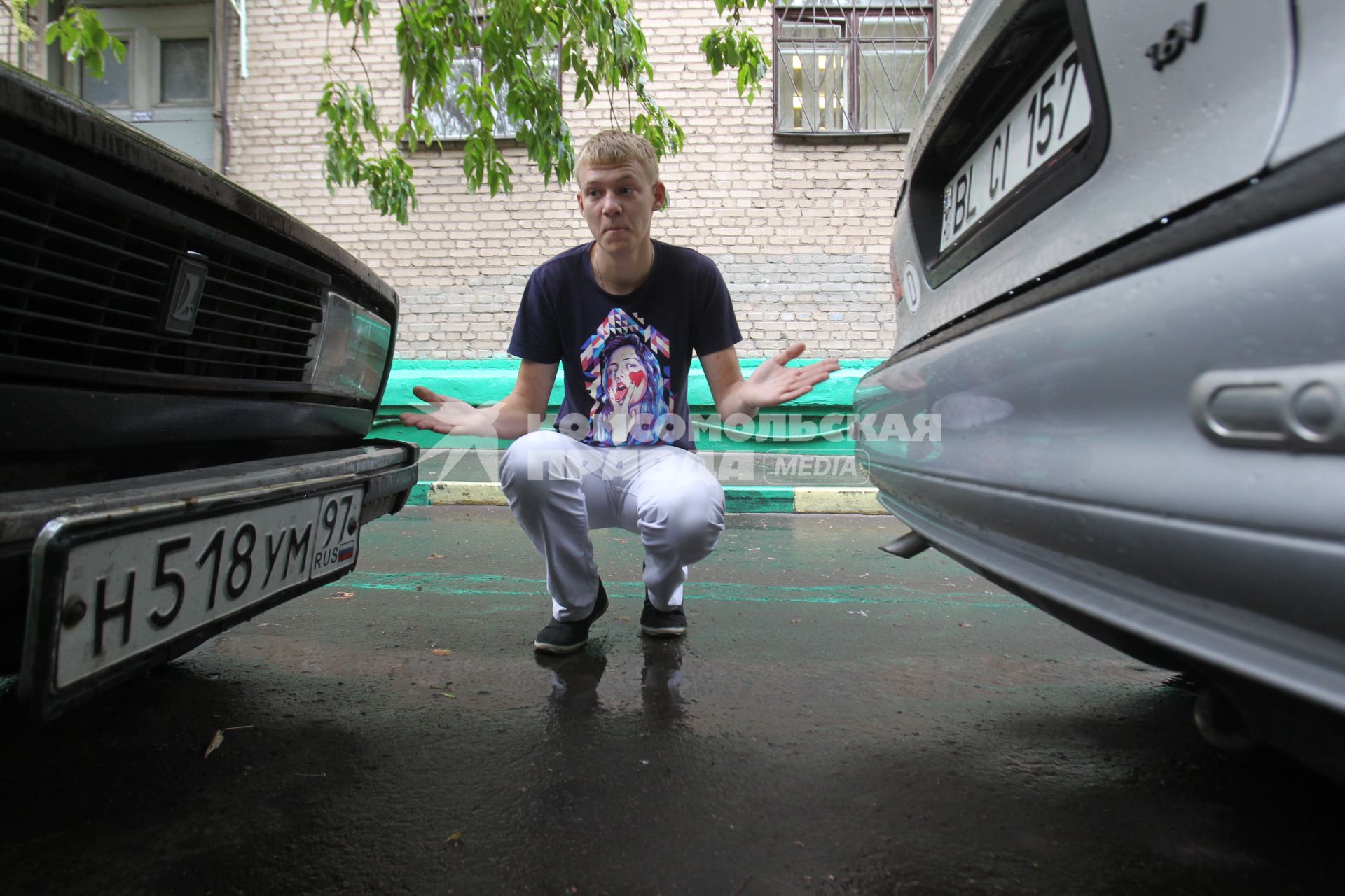 Автомобиль, дистанция между автомобилями, парковка, остановка  24 августа 2010 года.