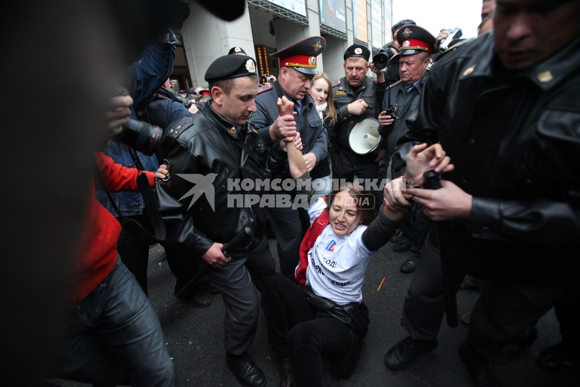 Триумфальная площадь. Несанкционированный митинг `Несогласных` в защиту 31-й статьи Конституции РФ (свобода собраний и митингов) в рамках акции `Стратегия-31`.  Фото:   31 августа 2010 год.