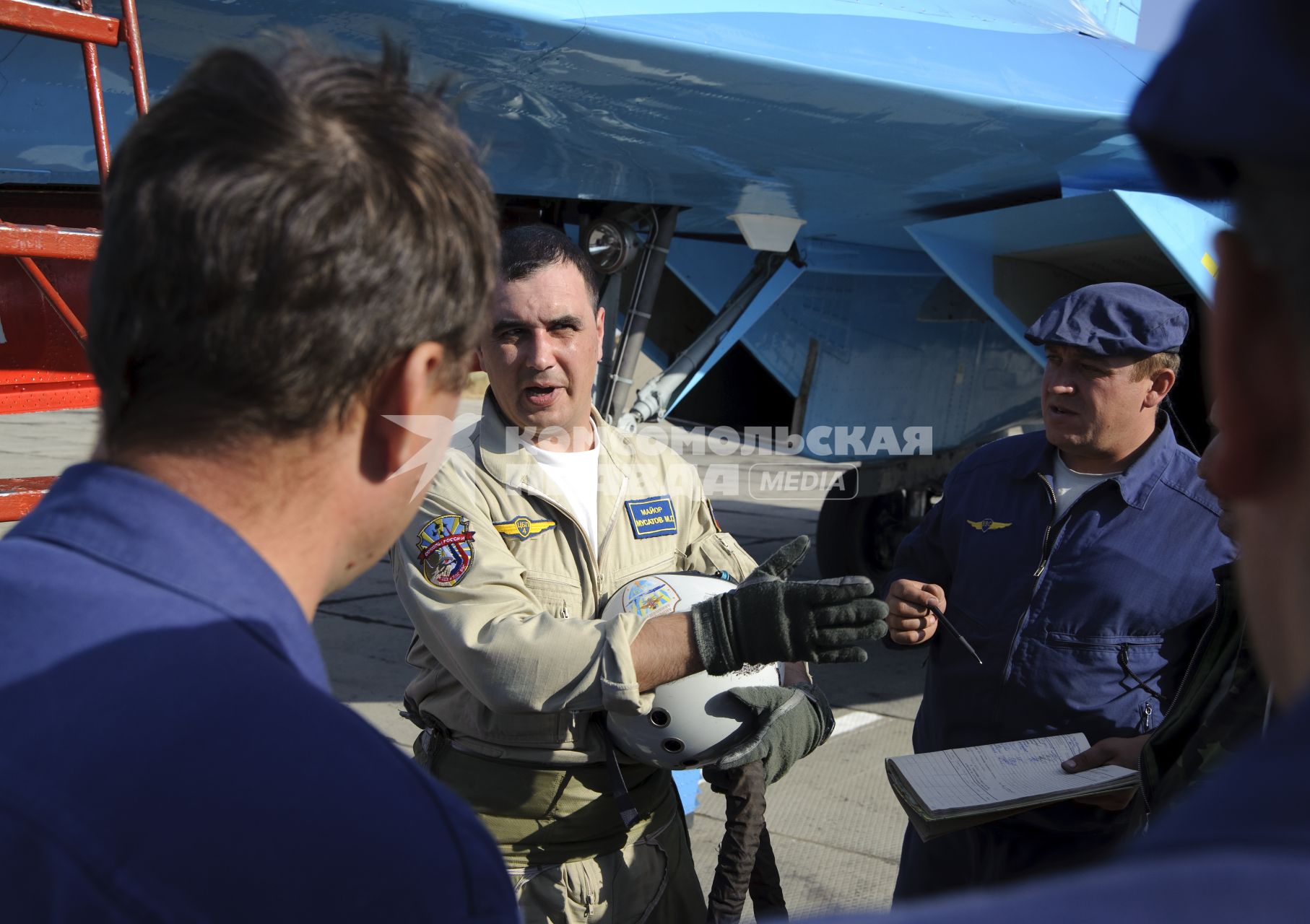 3 сентября 2010. Волгоградская область. Авиабаза российских ВВС \" Мариновка \". Пилотажные группы \" Соколы России \", \" Русские витязи \" и \" Стрижи \" тренируются перед авиашоу на праздновании дня города в Волгограде. Проведение авиашоу было приурочено к столетию Качинского училища летчиков. Многие летчики из пилотажных групп в свое время закончили Качинское высшее военное авиационное училище.