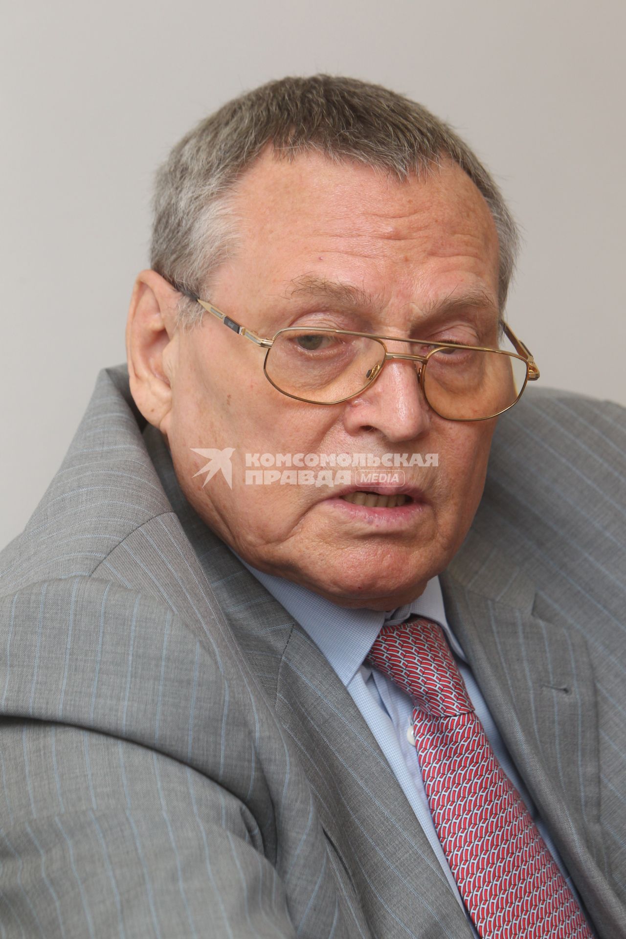 Эдуард Михайлович Никитин, ректор Академии повышения квалификации и переподготовки работников образования. В гостях  КП 27 августа 2010 год.