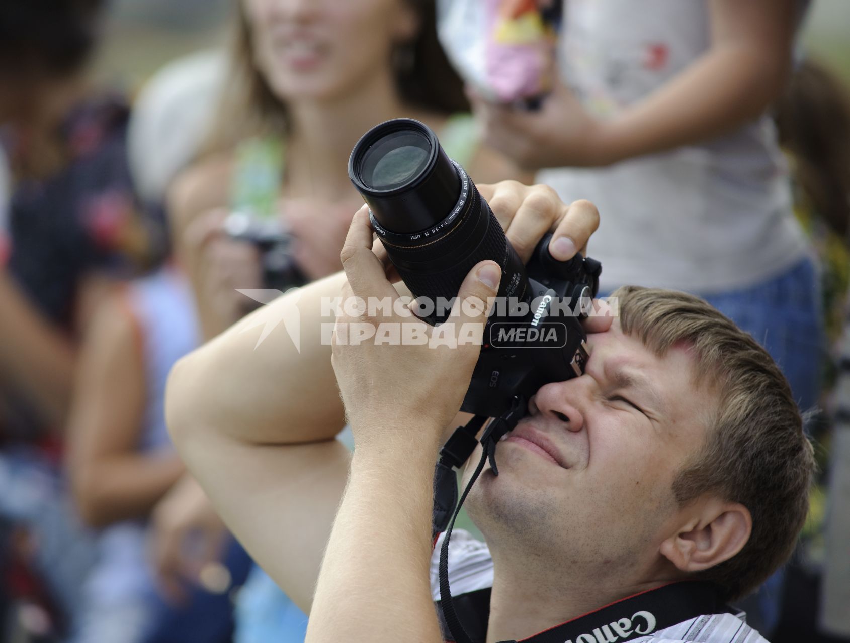 4 сентября 2010. Волгоград. День города. Авиашоу пилотажных групп \" Соколы России \", \" Русские витязи \" и \" Стрижи \", посвященное столетию Качинского училища летчиков.