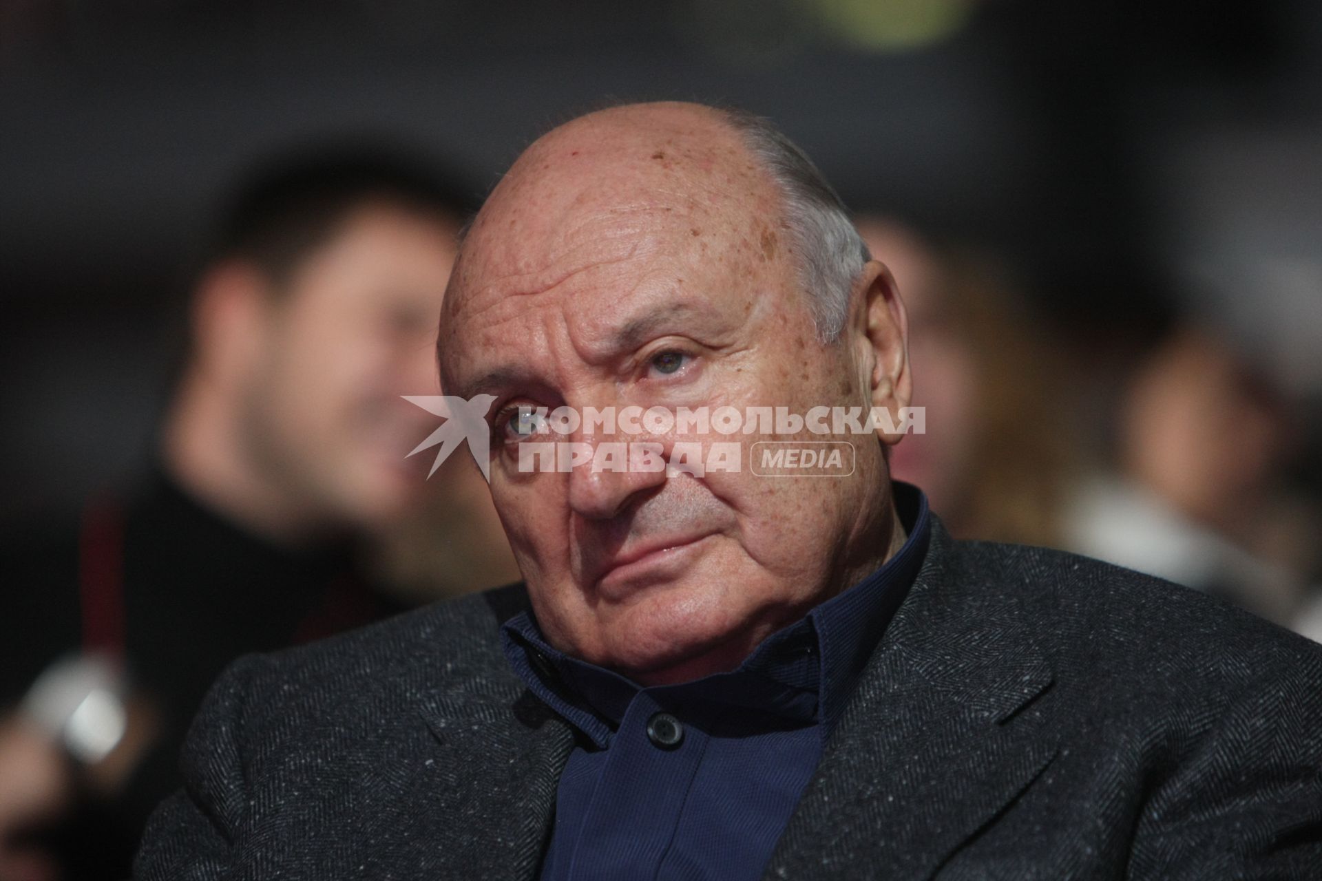 Дата: 24.10.2009, Время: 15:51. Михаил Михайлович (Маневич) Жванецкий (6 марта 1934, Одесса) . русский писатель-сатирик и исполнитель собственных произведений на конкурсе КРАСА РОССИИ 2009 в Кемерово.