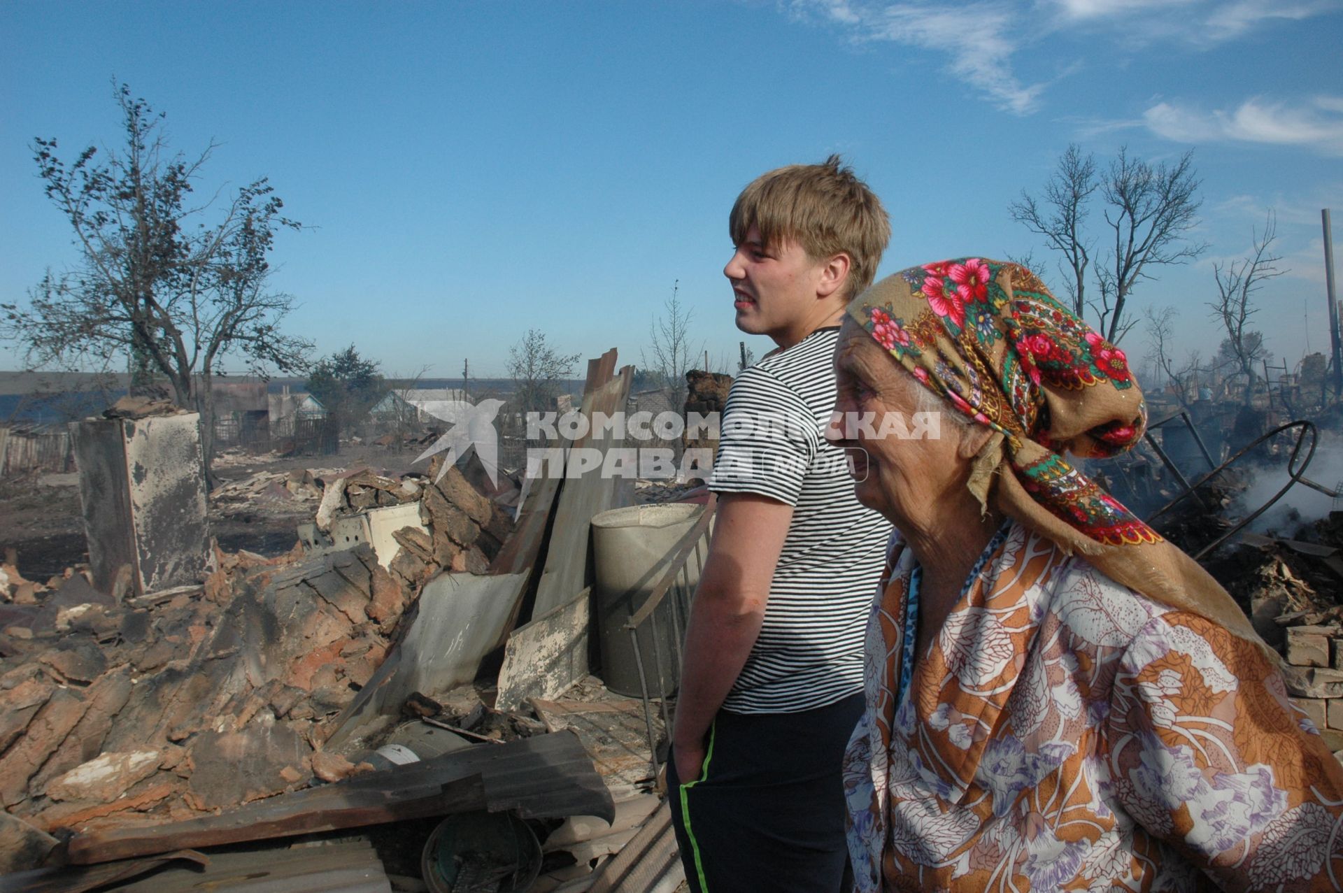 Лесные пожары в Волгоградской области, 3 сентября 2010 года. Лесной пожар. Погорельцы. Стихийное бедствие. Страхование недвижимости. Лето. Жара.