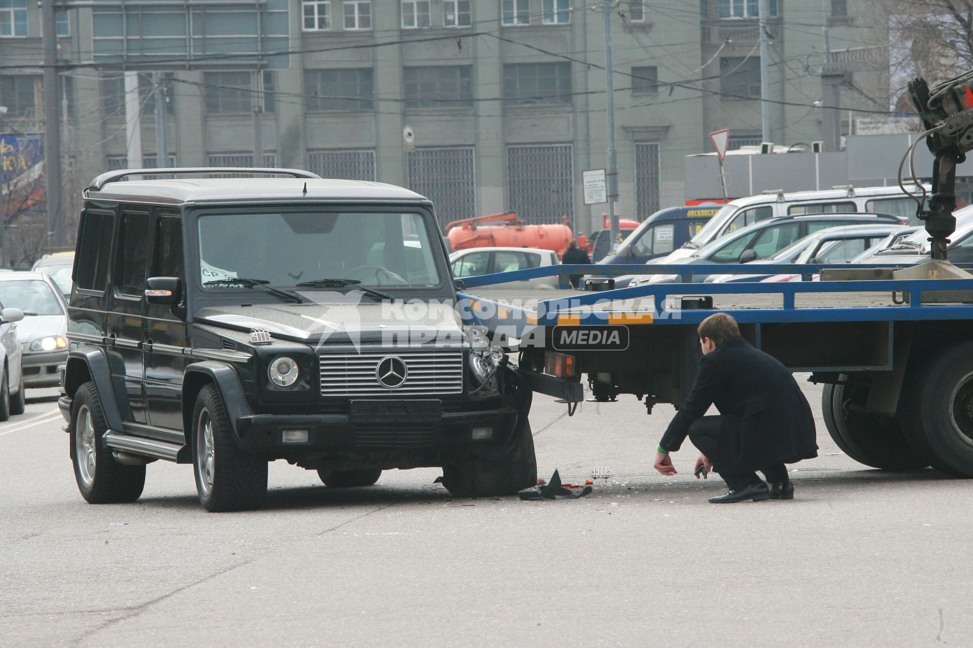 28 марта 2008 года. Авария. Эвакуатор. Машина. Улица.