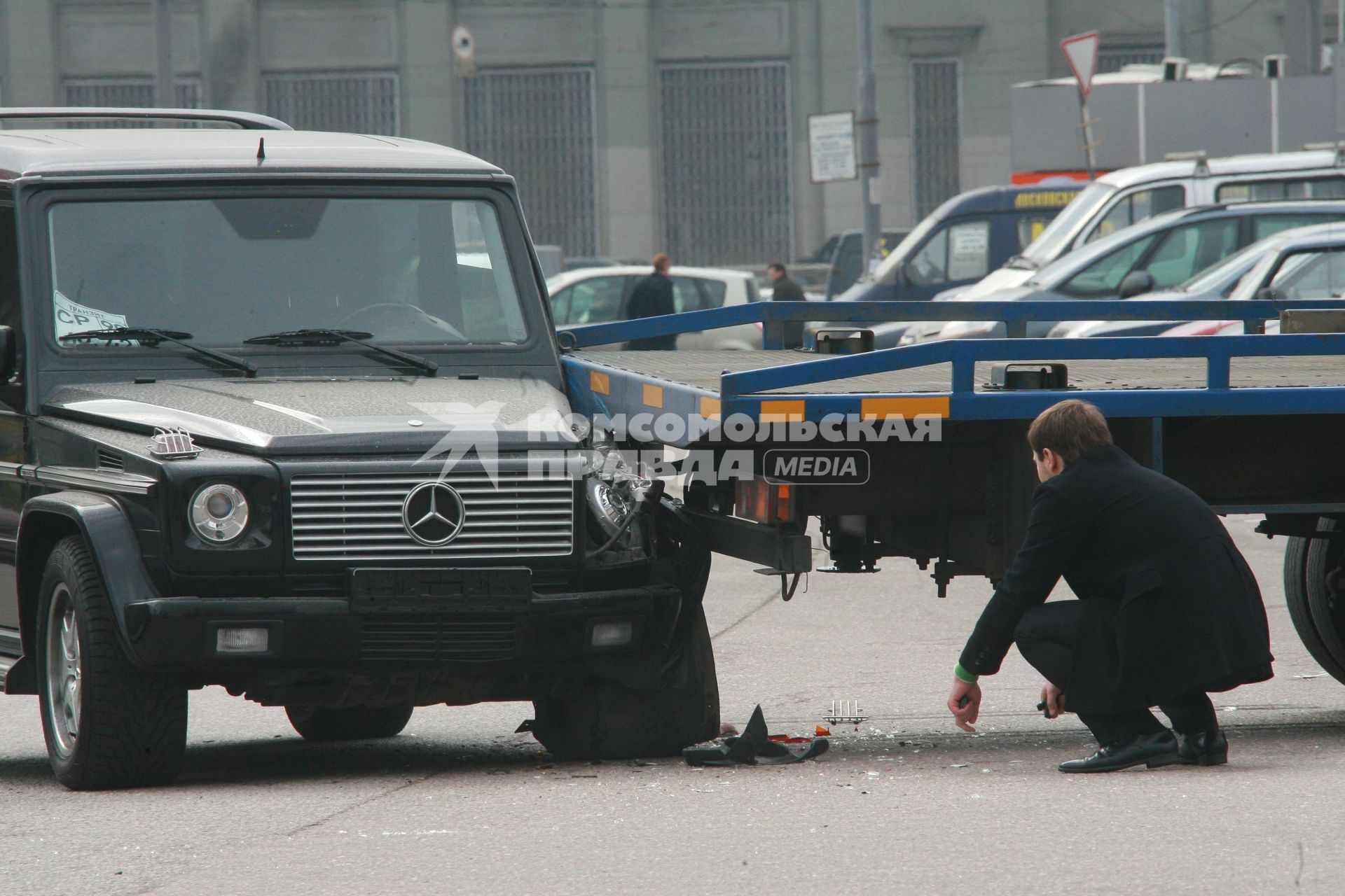 28 марта 2008 года. Авария. Эвакуатор. Машина. Улица.