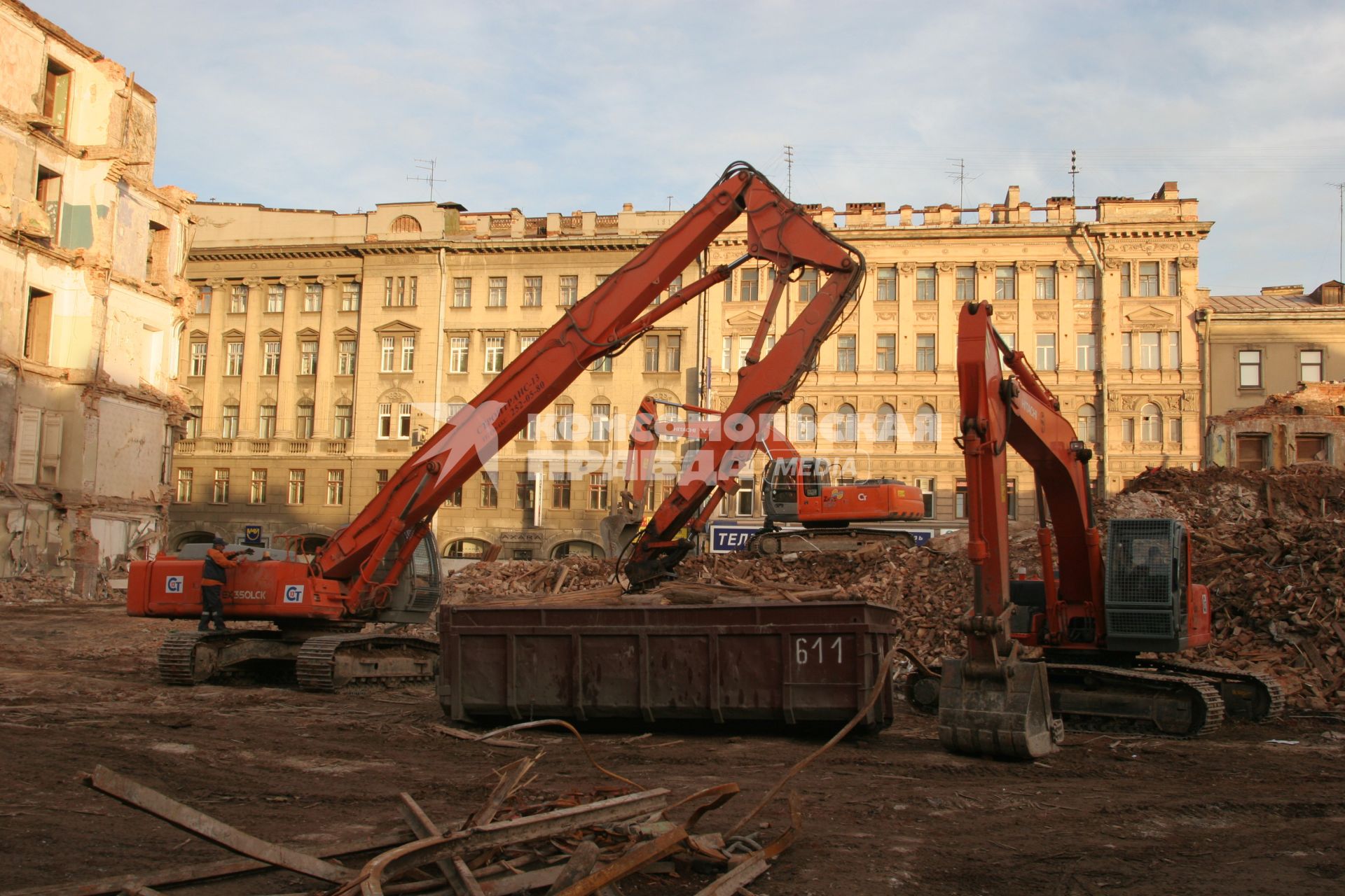 Спб снос дома на углу навского и востания  20.10.2006