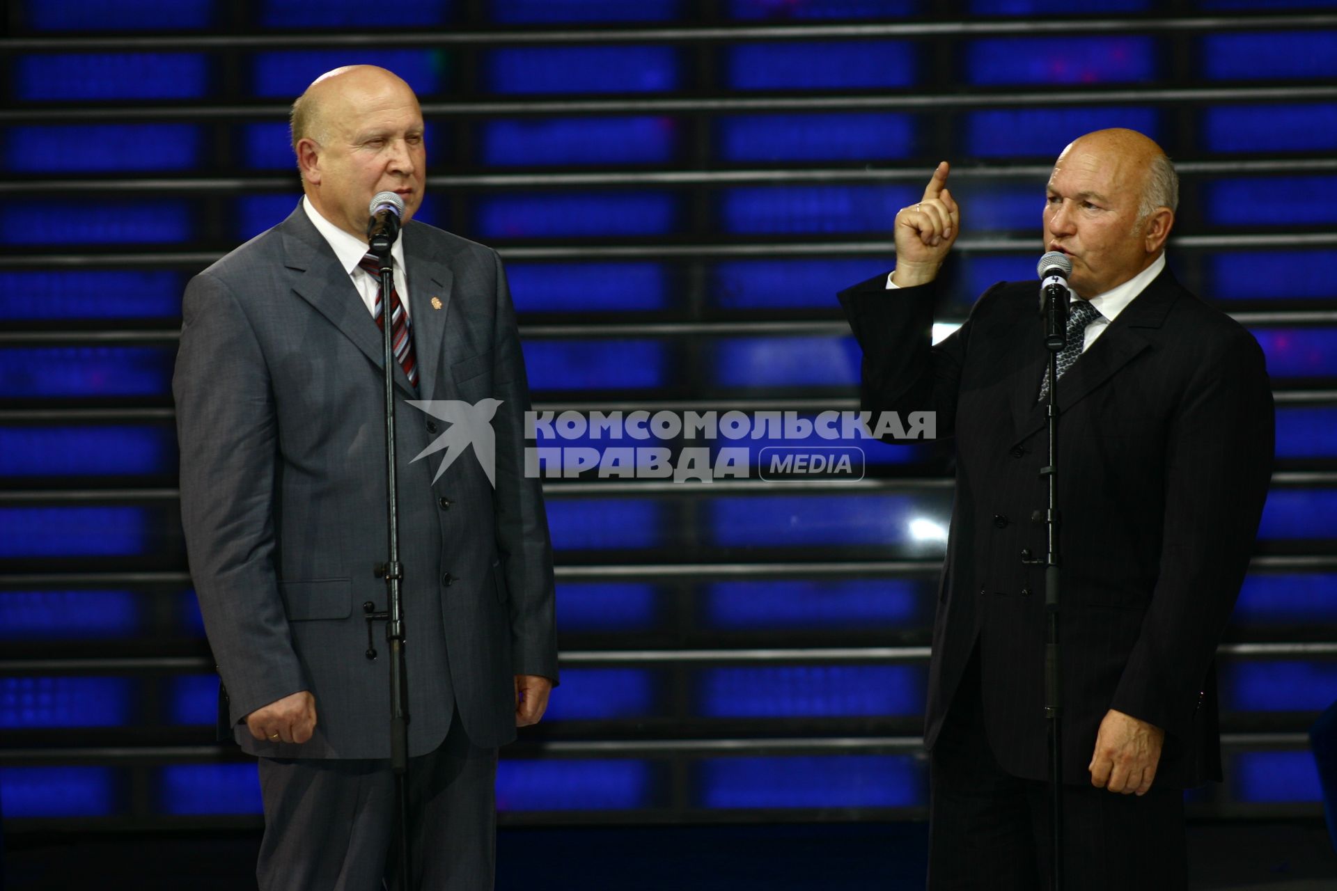 Нижний Новгород. 04.07.2007. Мэр Москвы Юрий Лужков. Экс-мэр Москвы Юрий Лужков. Губернатор Нижегородской области Валерий Шанцев.