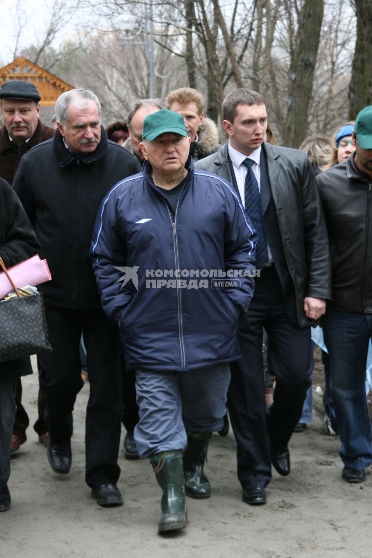14 апреля 2007 года. Юрий Лужков на субботнике.
