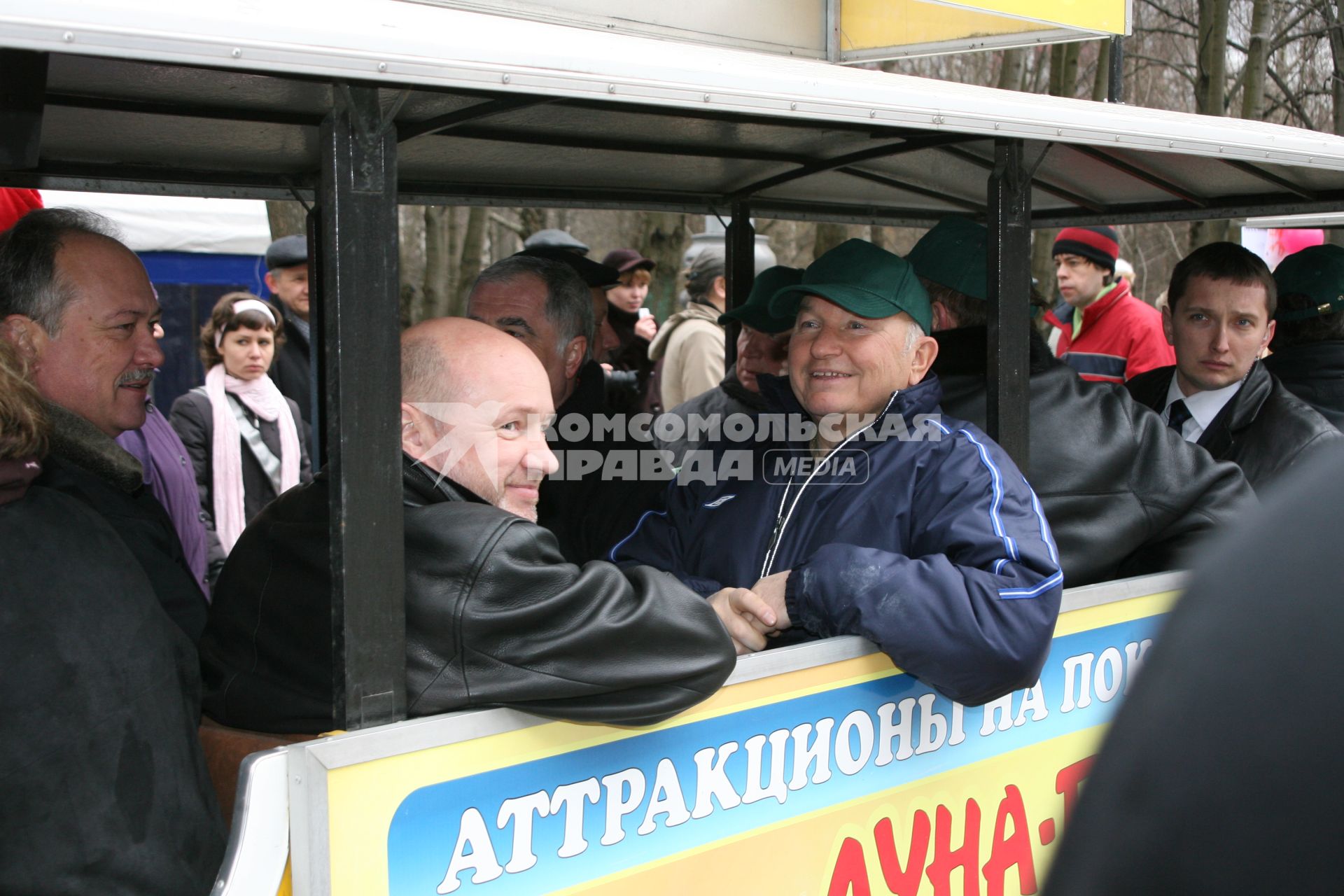 14 апреля 2007 года. Юрий Лужков на субботнике.