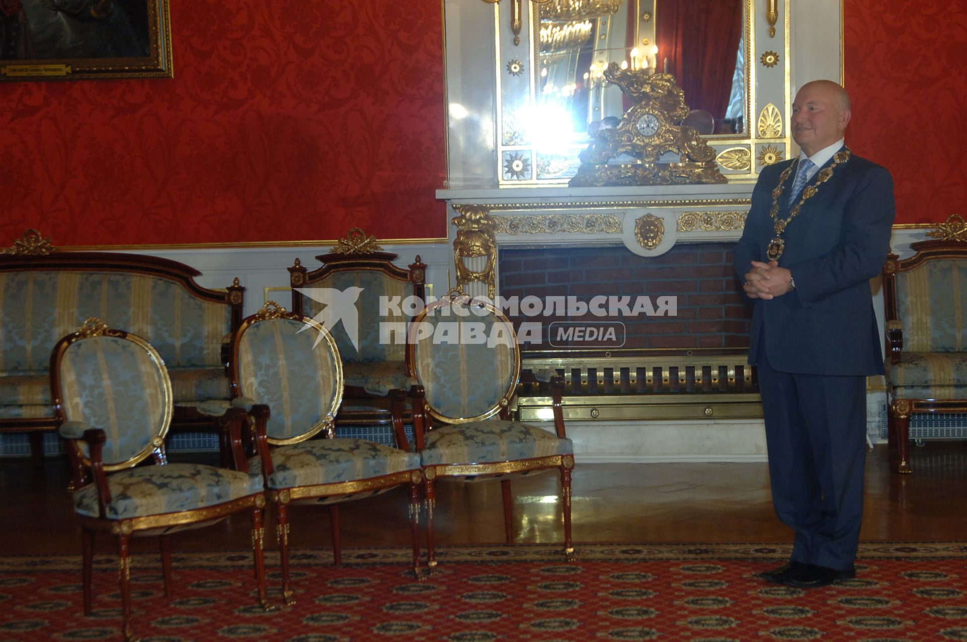 30 апреля 2006 года. Юрий Лужков присутствует на церемонии бракосочетания.