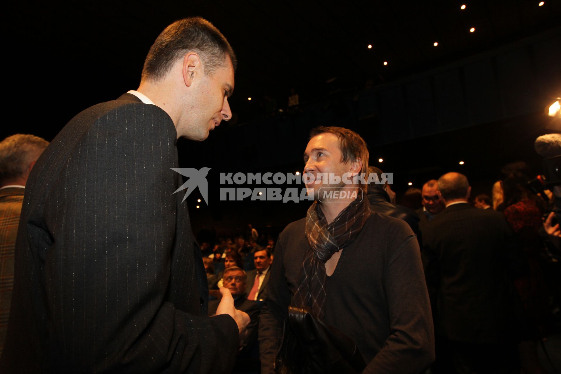 22 сентября 2010 года. Кинотеатр ПУШКИНСКИЙ. Премьера фильма КРАЙ. На снимке: бизнесмен Михаил Прохоров и актер Евгений Миронов.