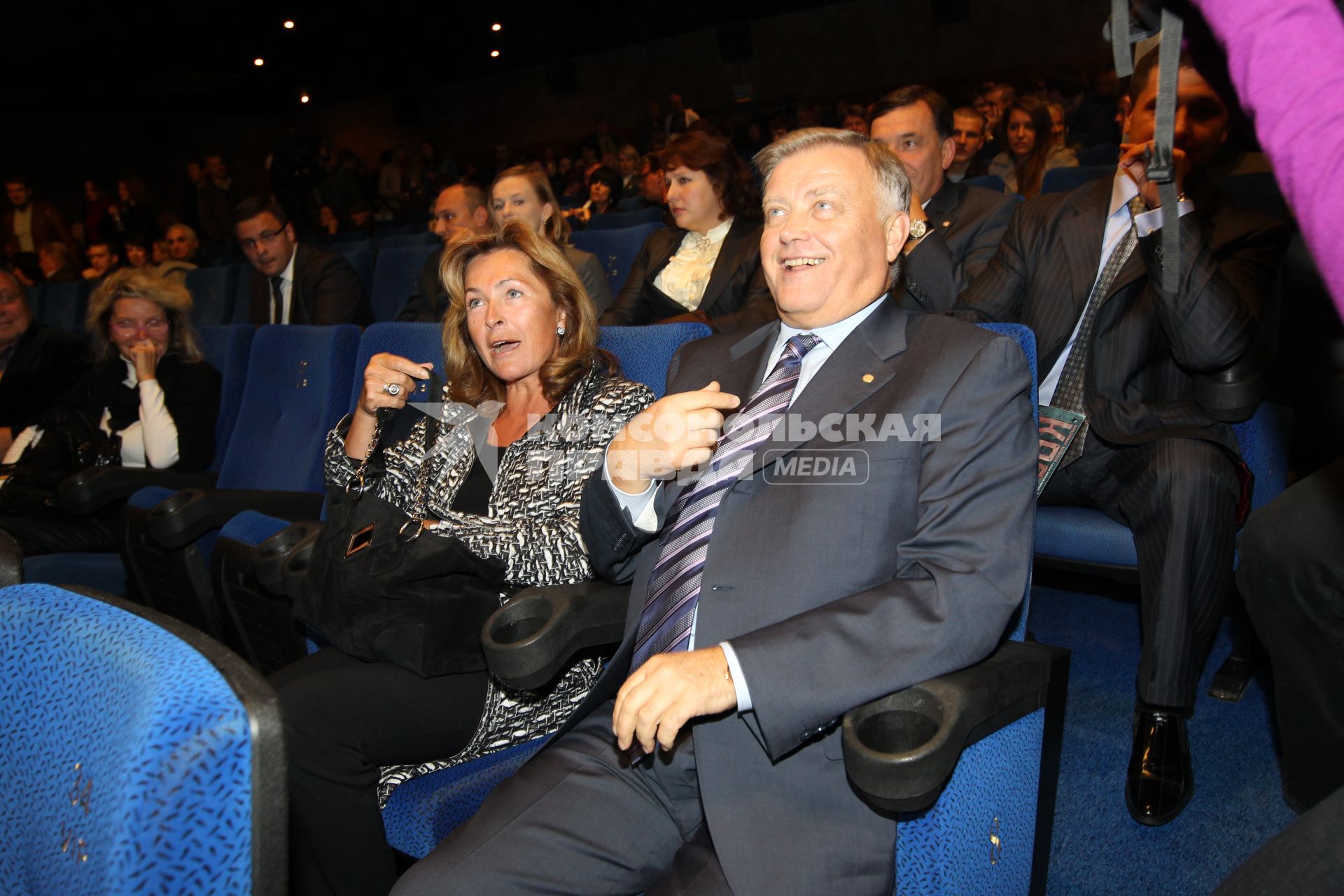 22 сентября 2010 года. Кинотеатр ПУШКИНСКИЙ. Премьера фильма КРАЙ. На снимке: президент ОАО Российские железные дороги Владимир Якунин.