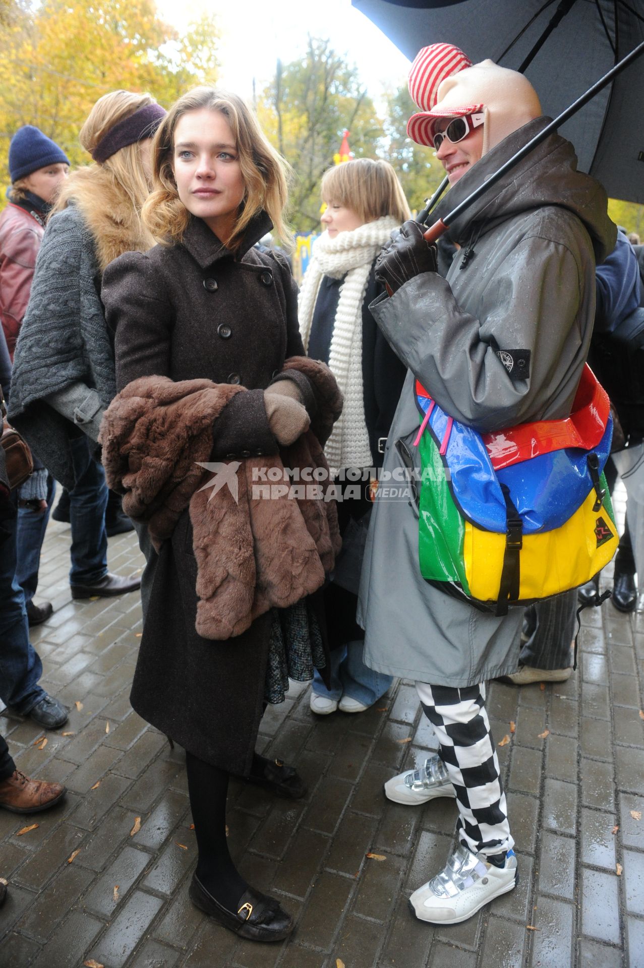 Дата съемки : 16.10.2010. Наталья ВОДЯНОВА на открытии детской площадки в парке Сокольники . на фото : Наталья Водянова