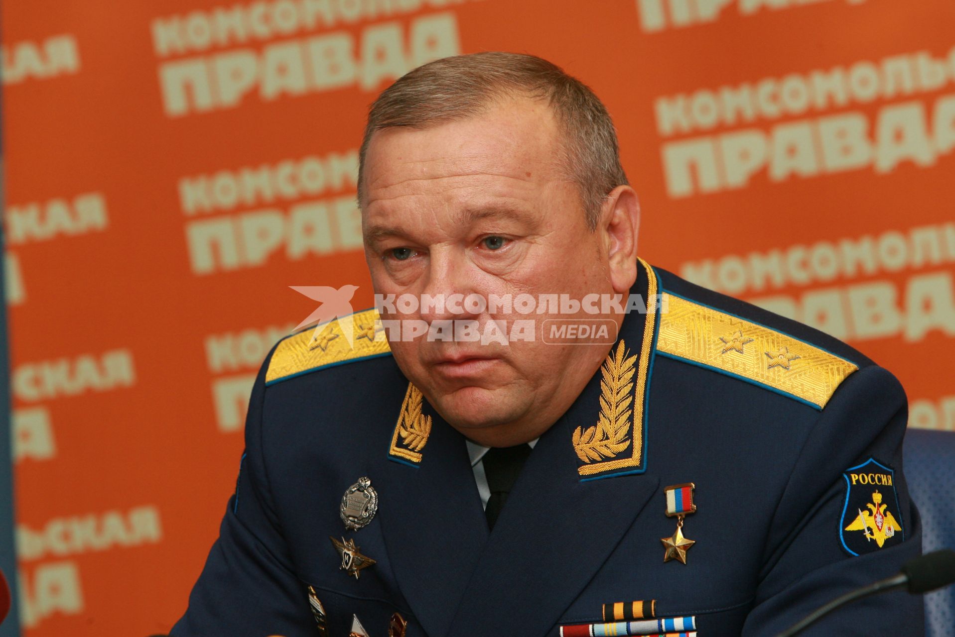 29 июля 2009 года. Командующий ВДВ генерал-лейтенант Владимир Шаманов в КП.