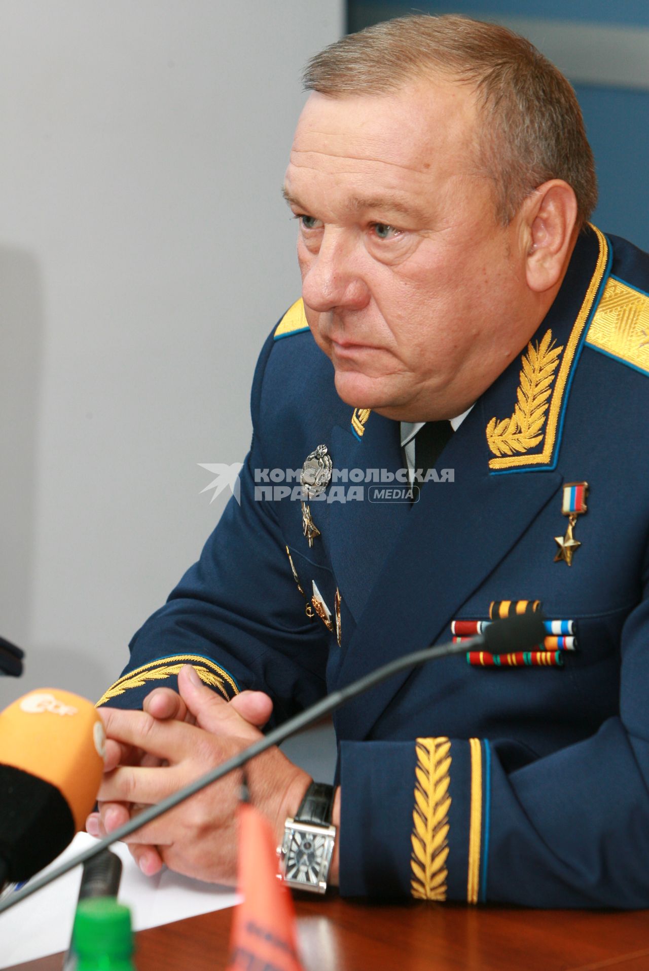 29 июля 2009 года. Командующий ВДВ генерал-лейтенант Владимир Шаманов в КП.