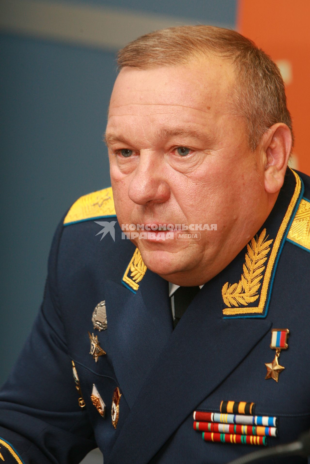 29 июля 2009 года. Командующий ВДВ генерал-лейтенант Владимир Шаманов в КП.