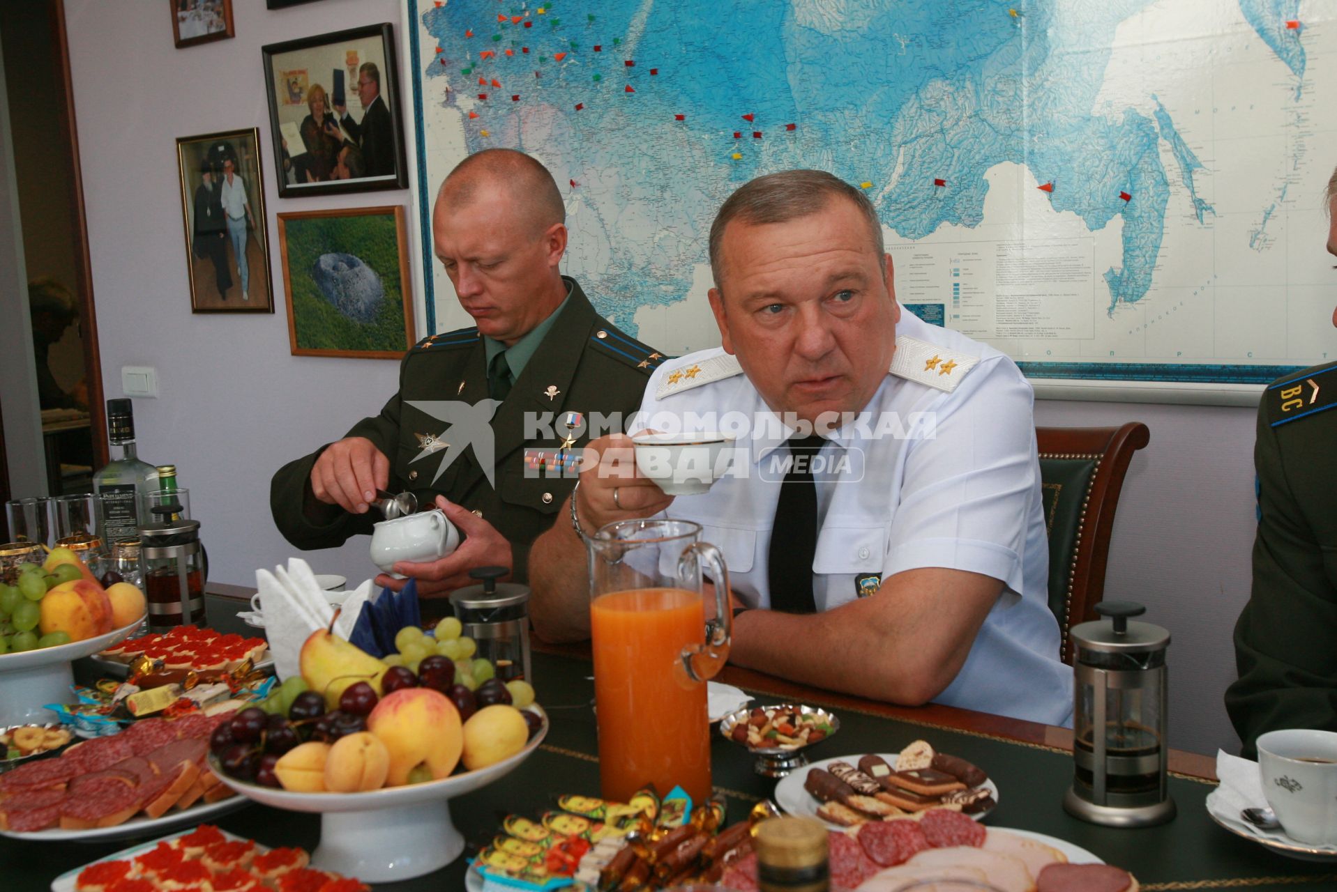 29 июля 2009 года. Командующий ВДВ генерал-лейтенант Владимир Шаманов в КП.