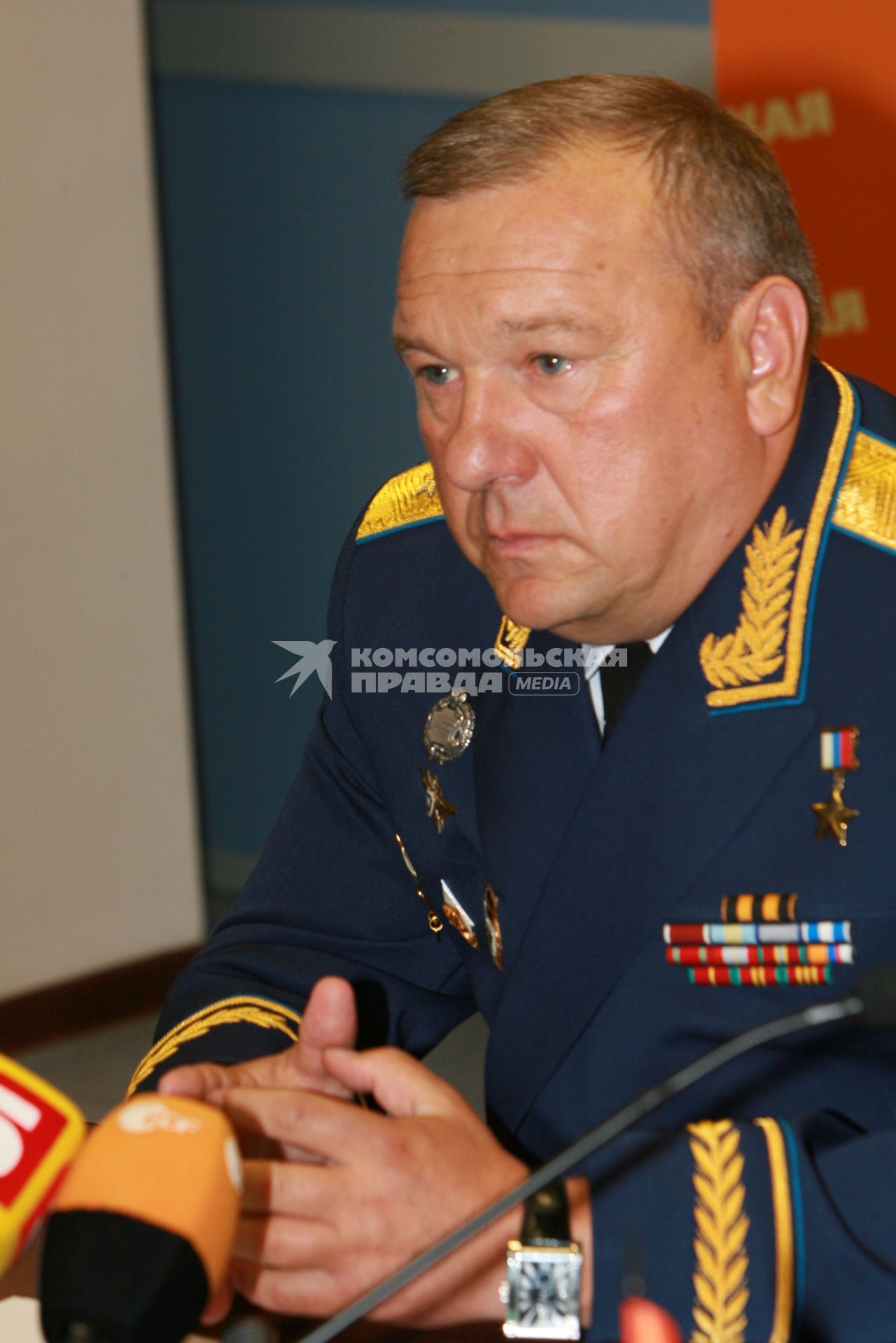 29 июля 2009 года. Командующий ВДВ генерал-лейтенант Владимир Шаманов в КП.
