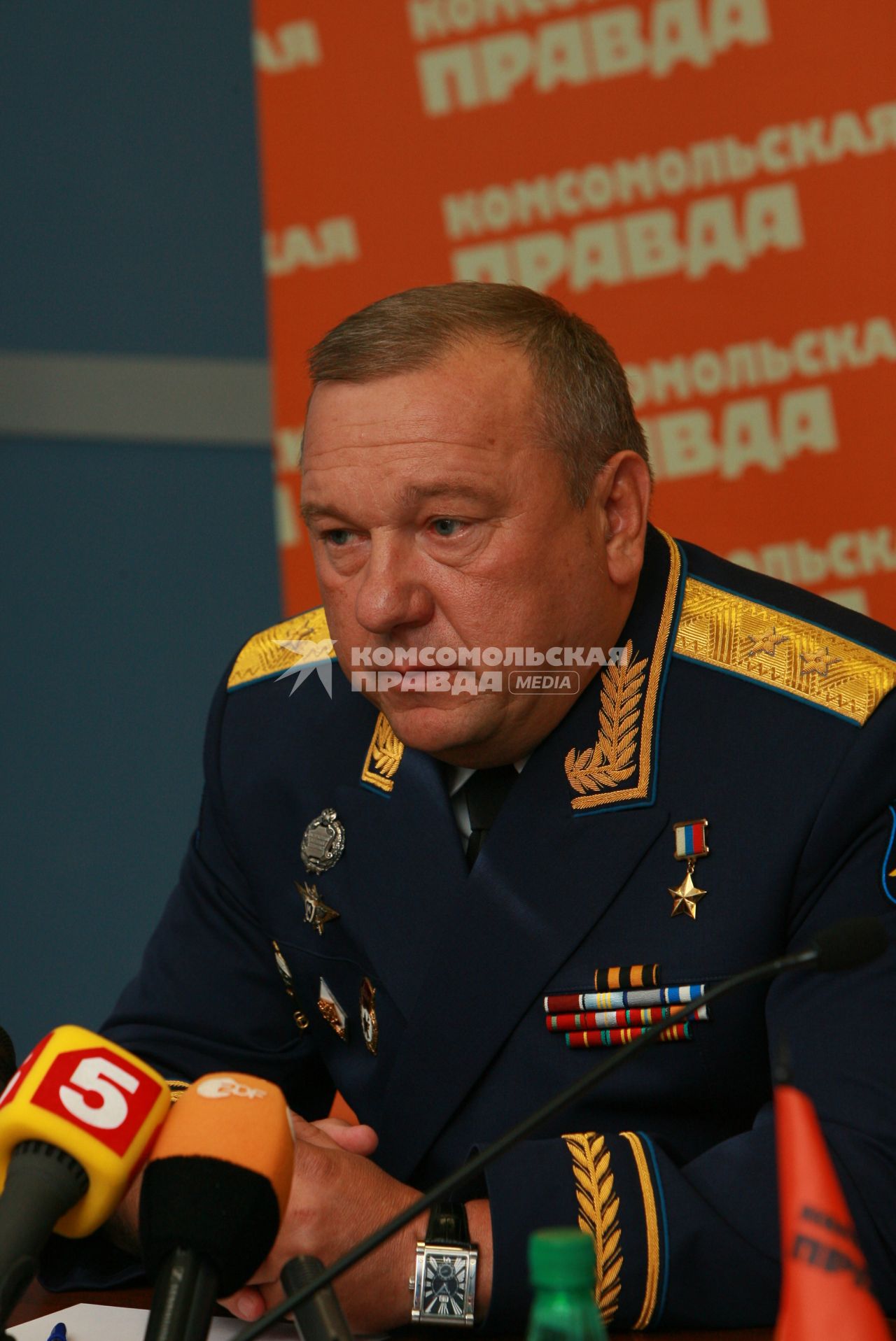 29 июля 2009 года. Командующий ВДВ генерал-лейтенант Владимир Шаманов в КП.