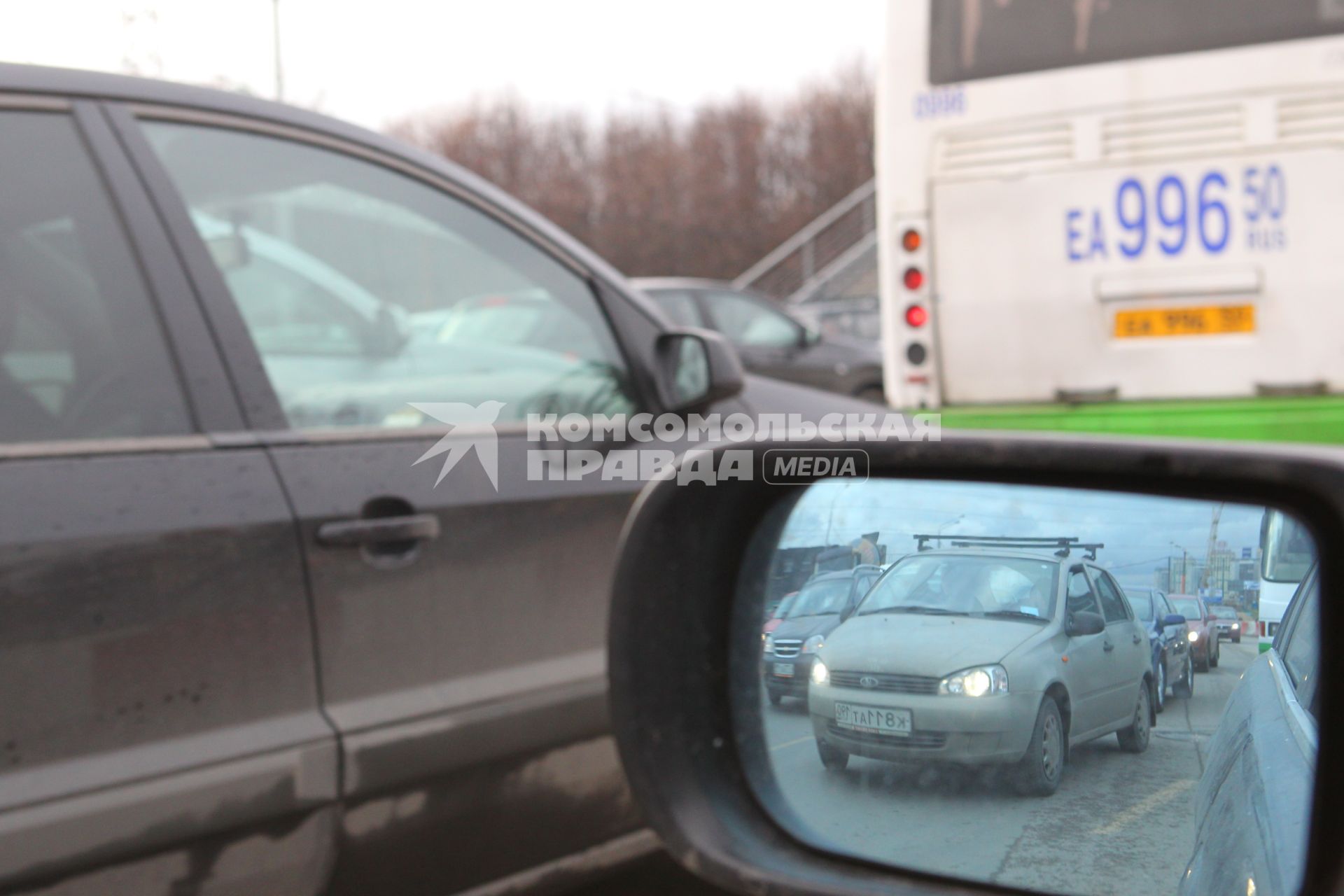 Г. Москва. Ленинградское шоссе. пробки. знаки ремонт дороги. переход. мост. пробка. затор.