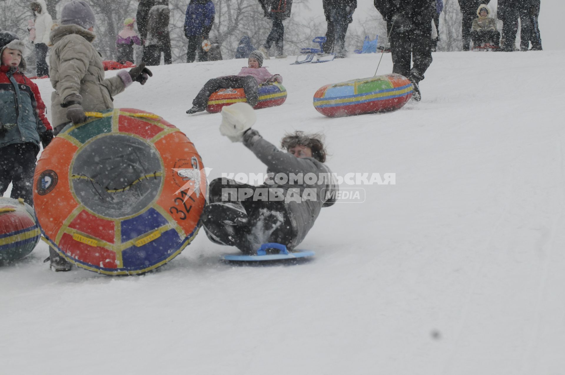 10 января 2010 года. Катание с горы на баллоне.