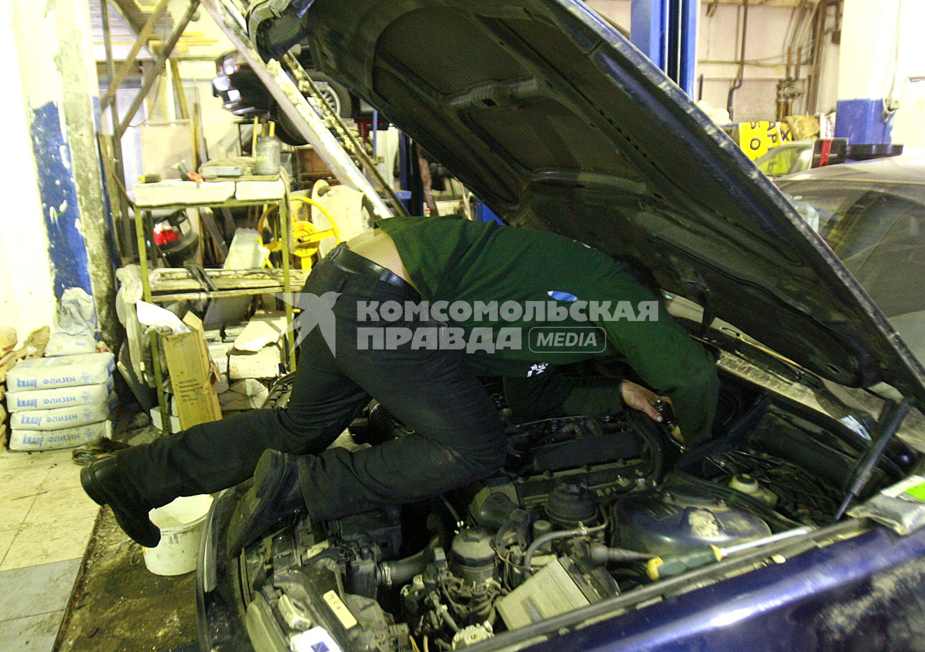 г Москва. Автосервис. ремонт автомобиля