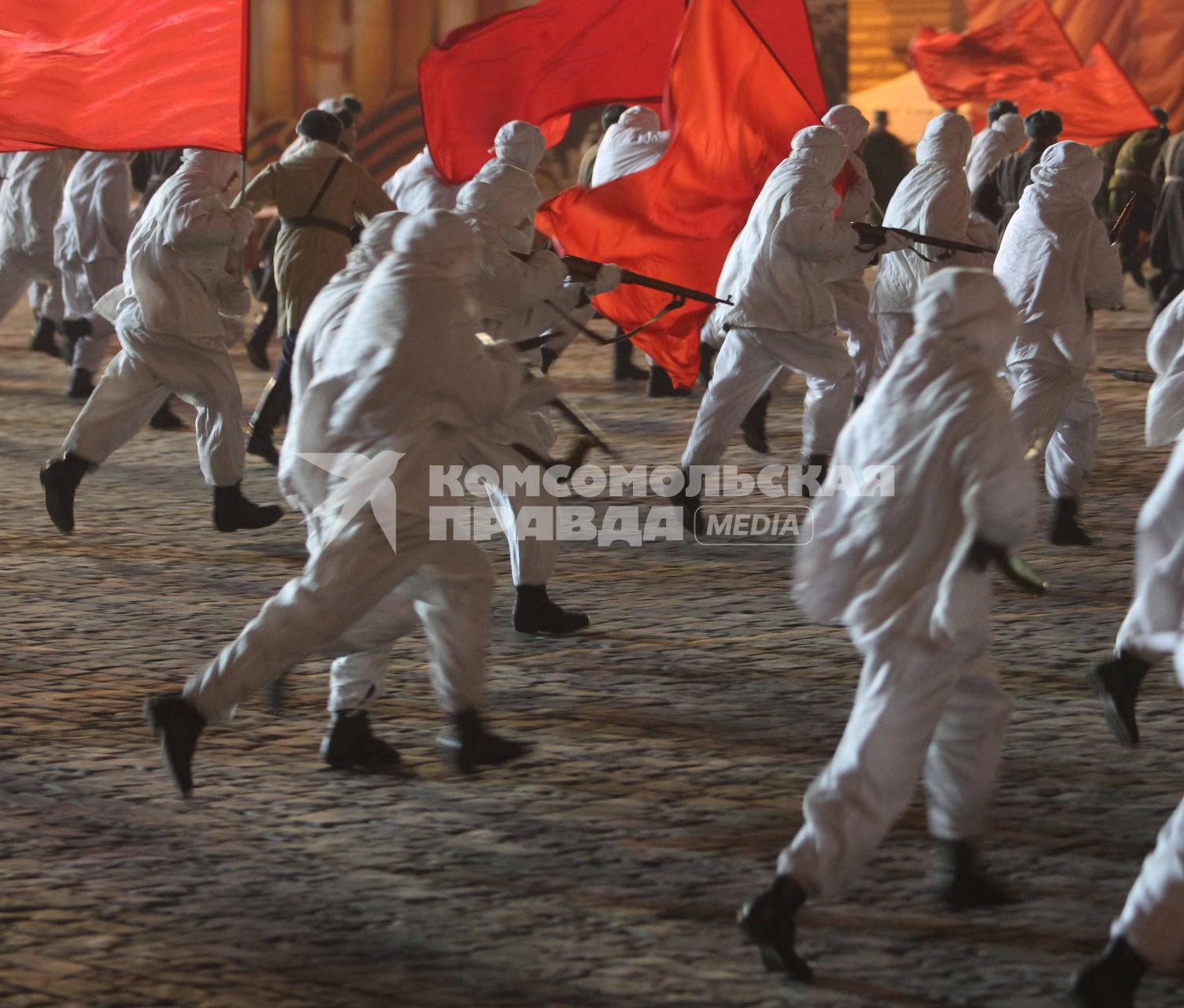 Дата съемки : 03.11.2010.
На Красной площади прошла репетиция шествия в честь парада 1941 года .
На фото : Солдаты отрабатывают элементы строевой подготовки и имитируют парад 1941 года