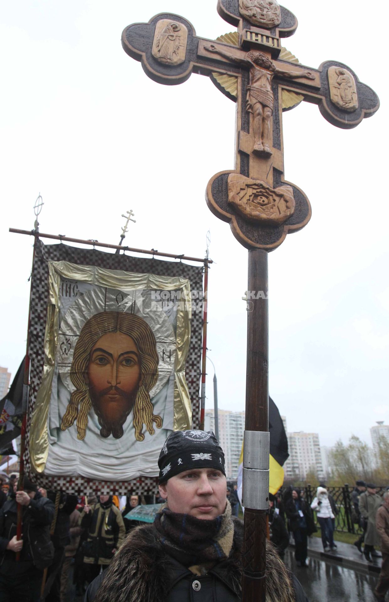 Дата съемки : 04.11.2010.
В Москве прошел РУССКИЙ МАРШ  националистических организаций .  День народного единства.
На фото :  митингующие националисты