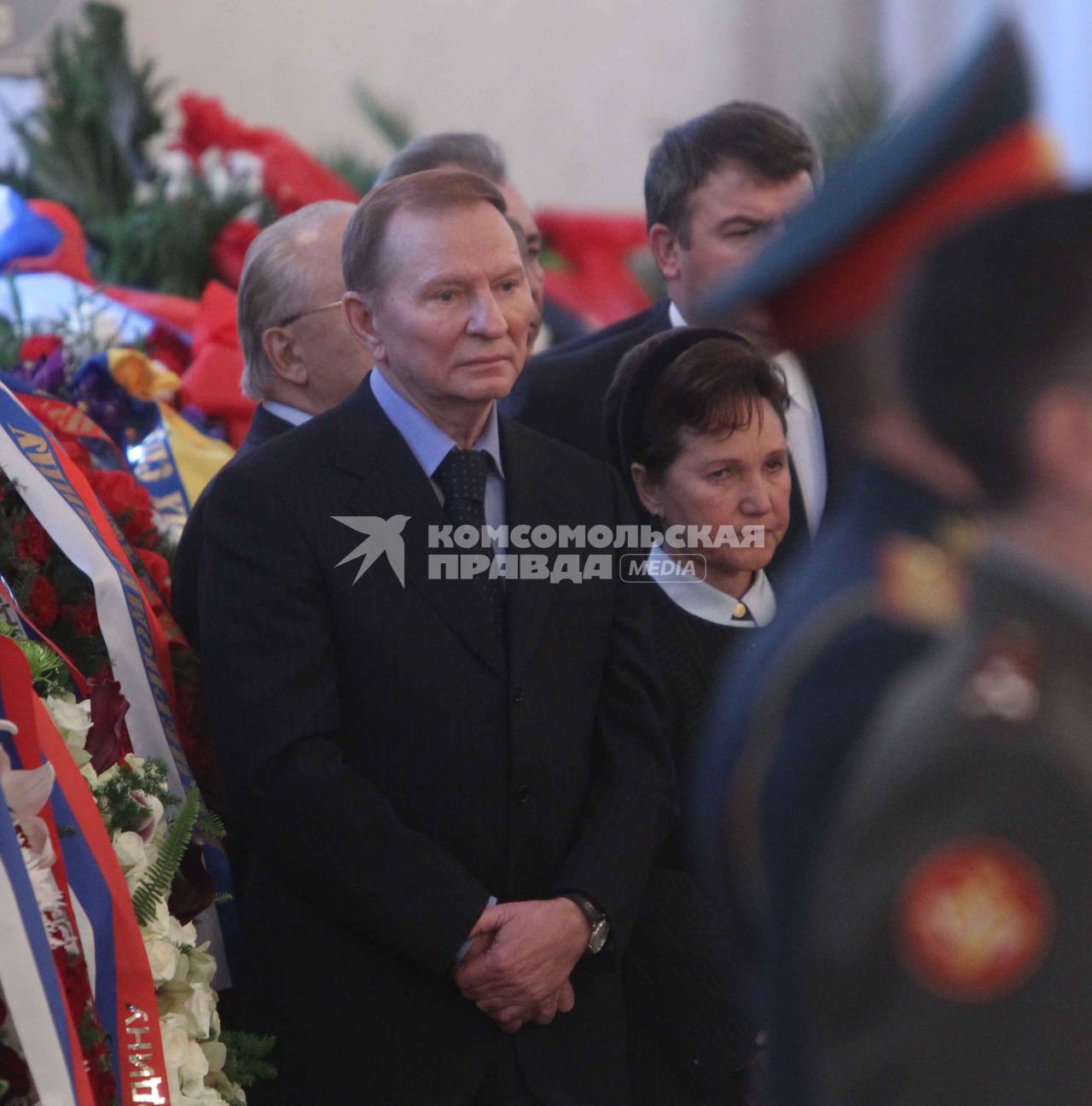 Дата съемки : 05.11.2010.
Прощание с экс-главой правительства России Виктором Черномырдиным , скончавшимся  на 73-м году жизни , панихида прошла в Доме приемов на Воробьевых горах 
На фото :  Леонид Кучма