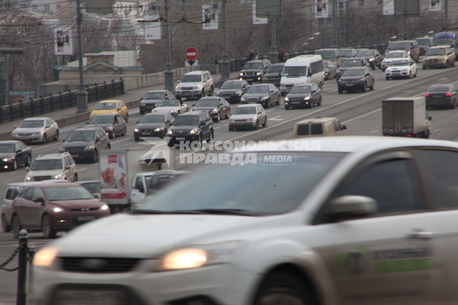 Дата съемки : 10.11.2010.
Пробки в Москве
На фото : пробка на дороге