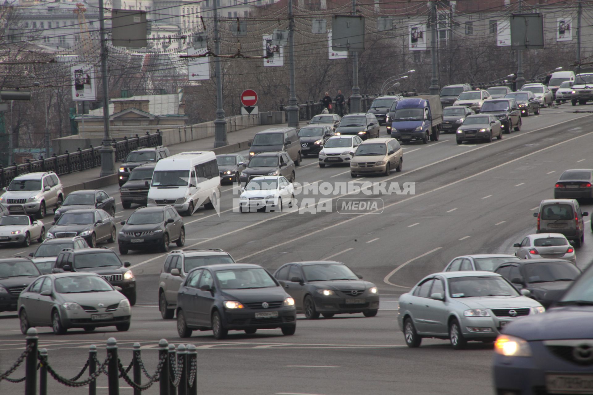 Дата съемки : 10.11.2010.
Пробки в Москве
На фото : пробка на дороге