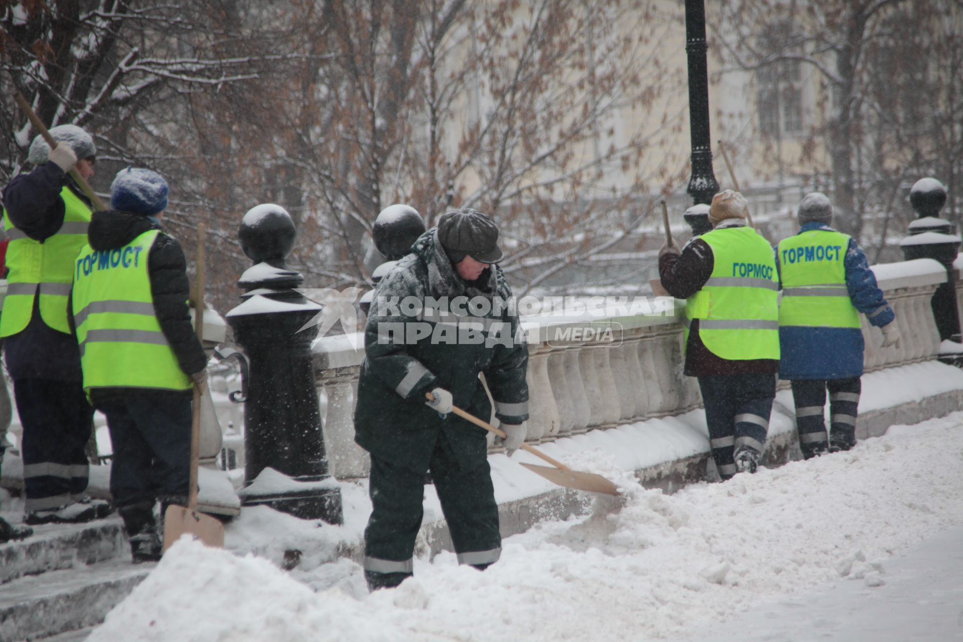 20 декабря 2010 года. Снегопад в Москве. Уборка снега