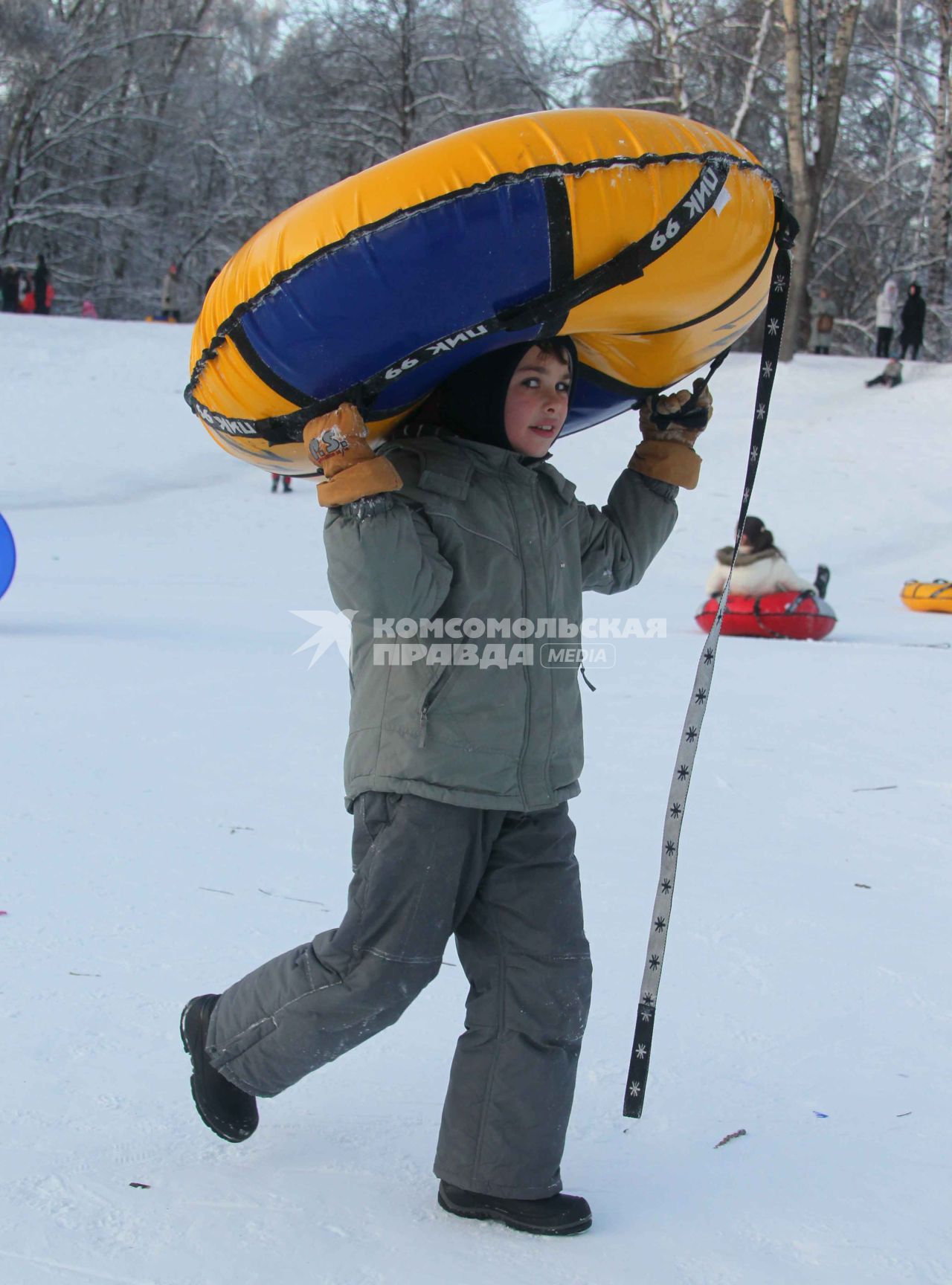 Дата съемки: 05.01.2011 дети,  катание с горки, развлечение, зимние каникулы