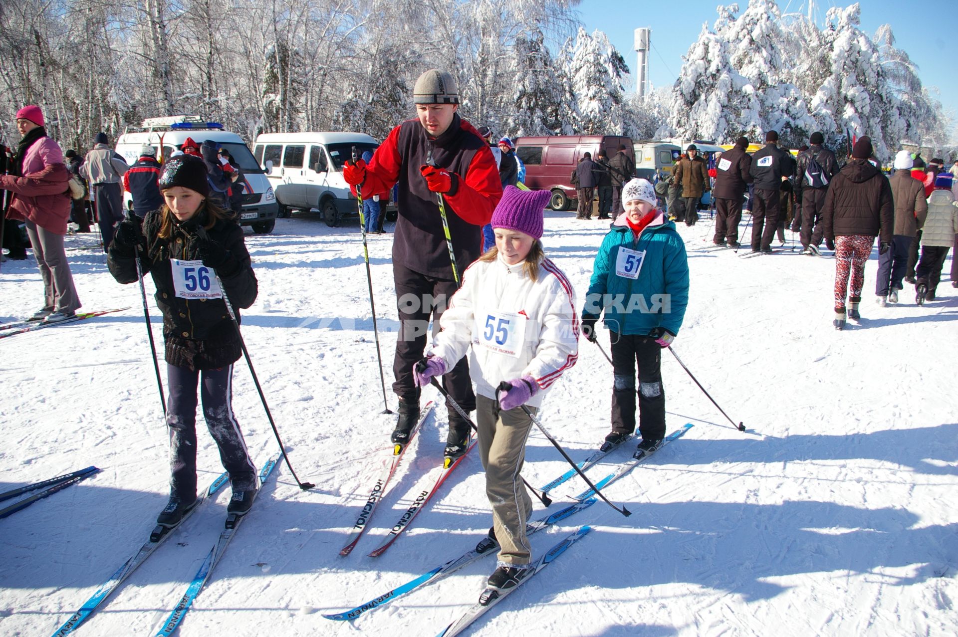 Ежегодная лыжня России, Саратов, 14 февраля 2010 года. Лыжи, лыжники, лыжный забег, соревнование, конкурс, зима, дети, спорт, спортсмен, здоровье, лыжная форма, зимние развлечения, отдых, зимние виды спорта.