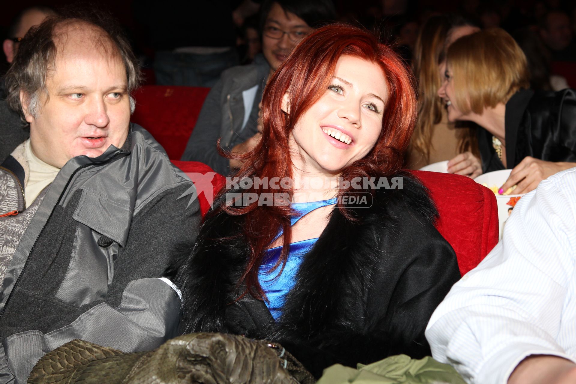 Россия. Москва. 18 января 2011. Член общественного совета движения МГЕР Анна Чапман на премьере фильма режиссера К.Кузина САМЫЙ ЛУЧШИЙ ФИЛЬМ 3-ДЭ в кинотеатре ОКТЯБРЬ.