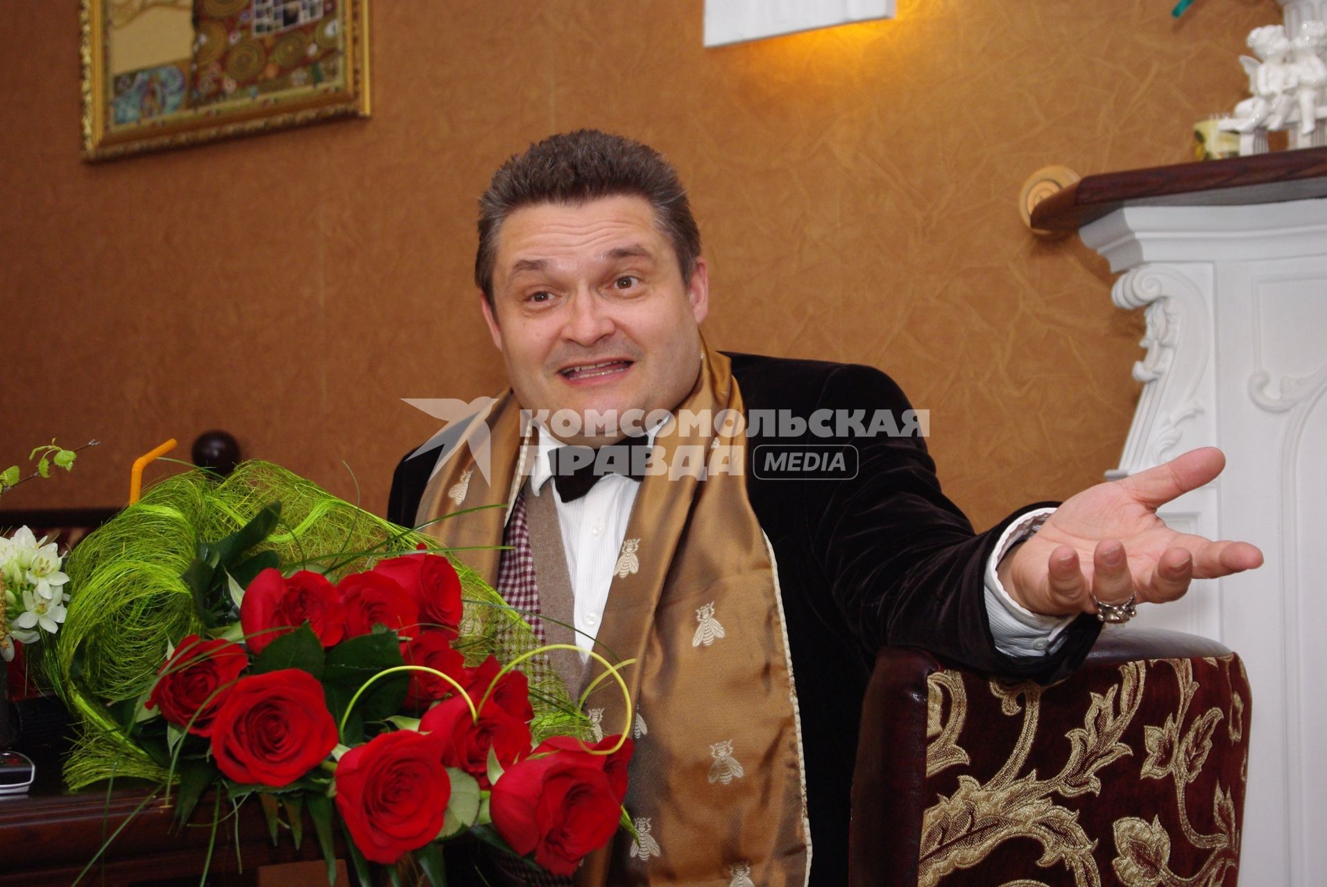 Александр Васильев, российский театральный художник, искусствовед,историк моды, писатель, телеведущий, преподаватель, руководитель Московской Академии Моды, 14 апреля 2010 года.
