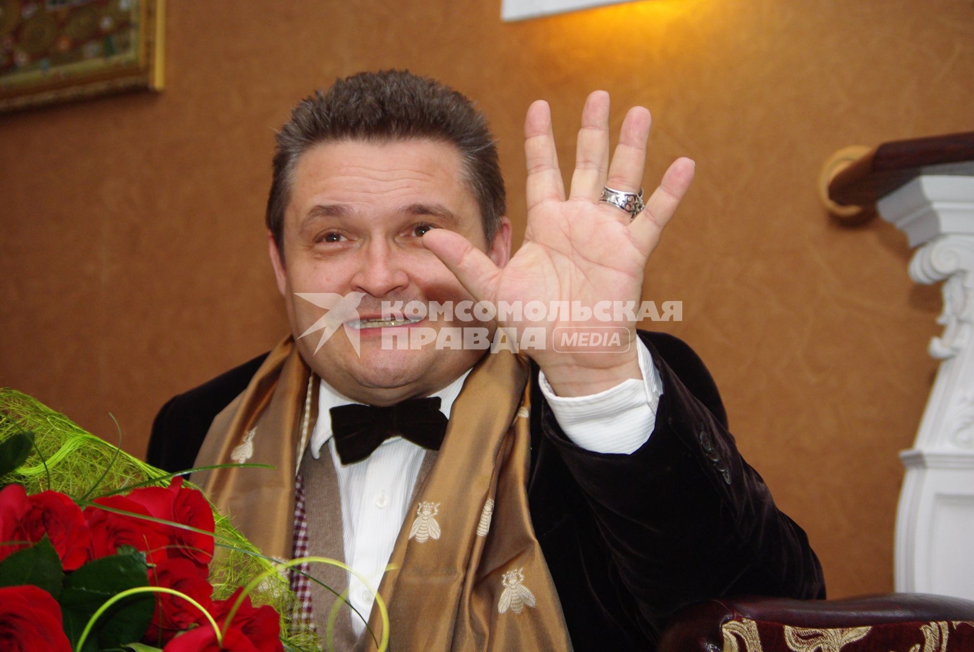 Александр Васильев, российский театральный художник, искусствовед,историк моды, писатель, телеведущий, преподаватель, руководитель Московской Академии Моды, 14 апреля 2010 года.