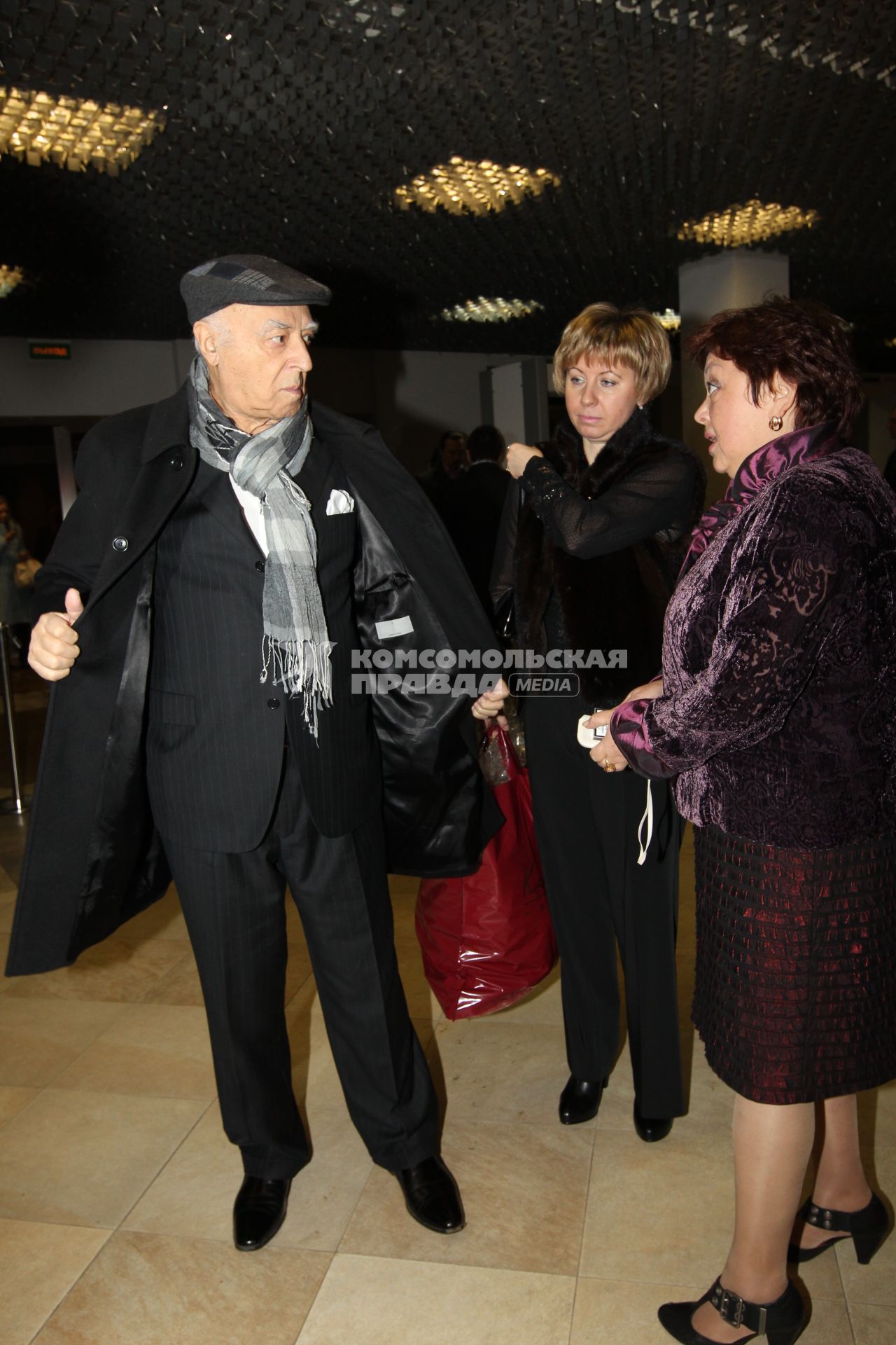 22 января 2011 Владимир Этуш с женой Еленой.  В банкетном зале Форум-холл.