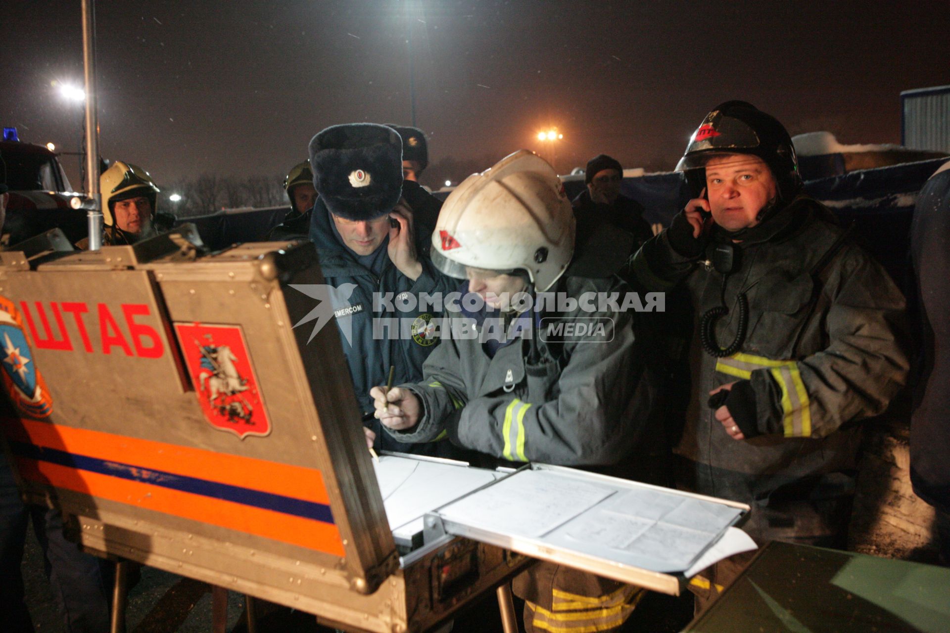 Последствия террористического акта, аэропорт Домодедово, 24 января 2011 года. Террорист смертник взорвал бомбу в зале прилета. Погибло более 30 и ранено более 130 человек.
The consequences of a terrorist act, Domodedovo Airport, 24 January 2011. A suicide bomber detonated a bomb in the arrival hall. Killed more than 30 and wounded more than 130 people.